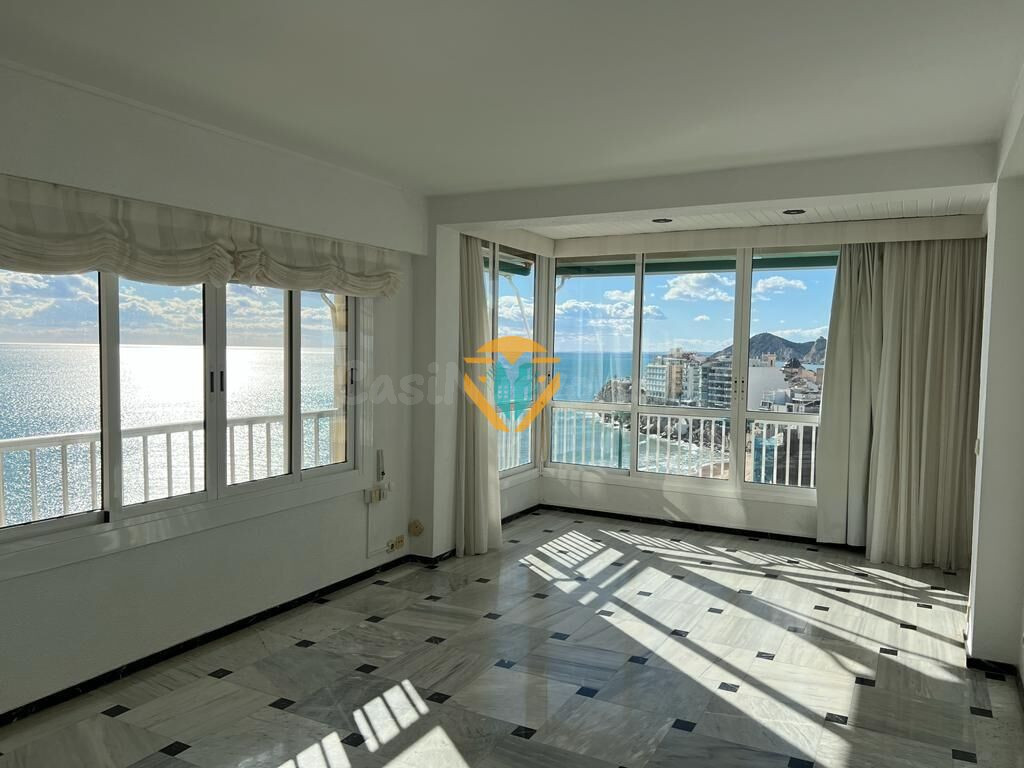 1ª LINEA PLAYA LEVANTE BENIDORM CON PARKING INCLUIDO!