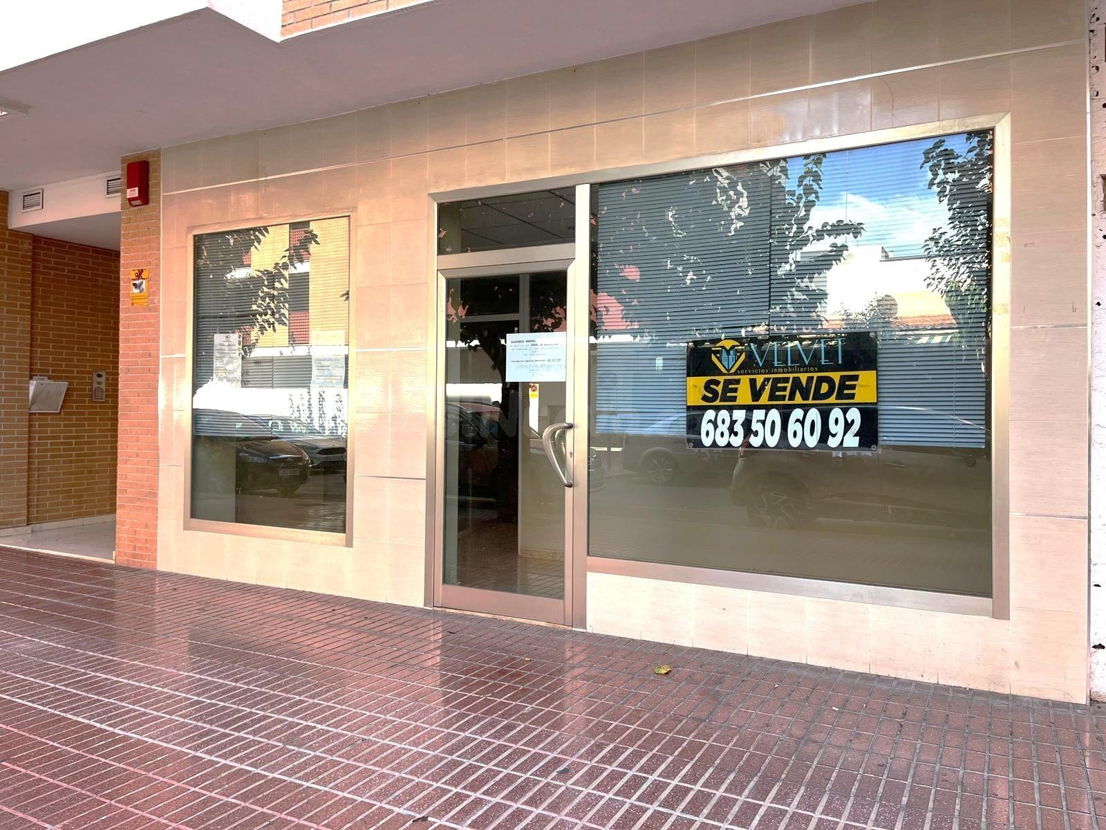 ¡OPORTUNIDAD ÚNICA! LOCAL COMERCIAL EN LA COLONIA DE MADRID
