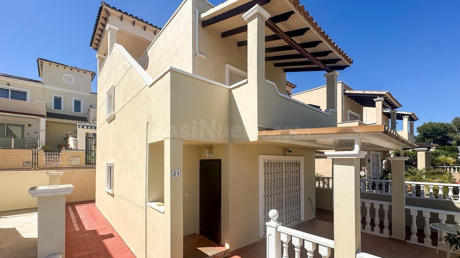 GRAN CHALET EN ORIHUELA COSTA: 3 HAB, 2 BAÑOS