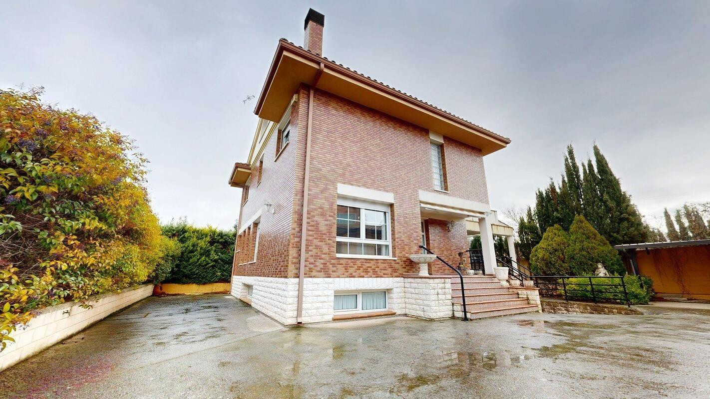Excelente Chalet en urbanización privada en zona privilegiada