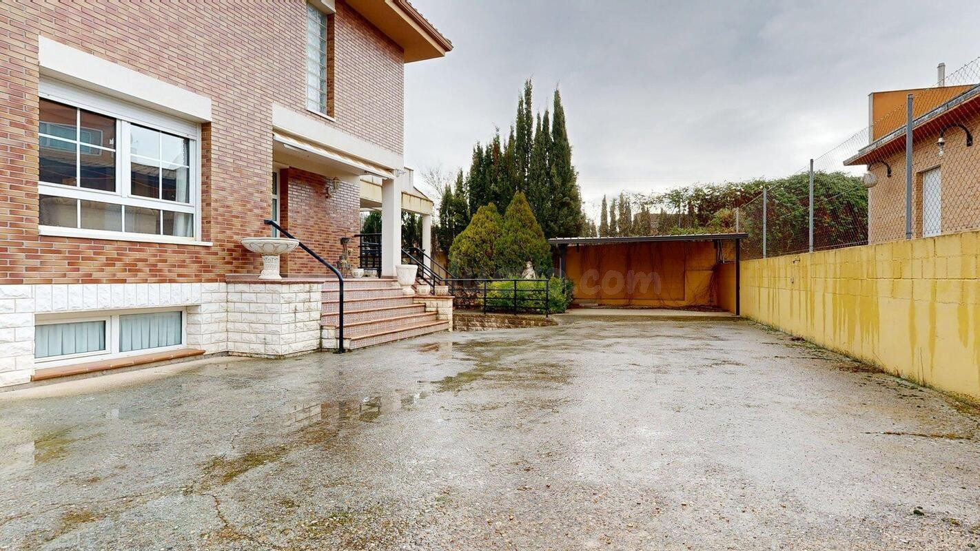 Excelente Chalet en urbanización privada en zona privilegiad - foto 3