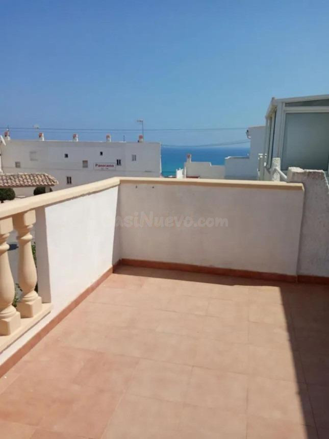 GRAN CHALET ADOSADO EN TORREVIEJA: 2 HAB, 2 BAÑOS