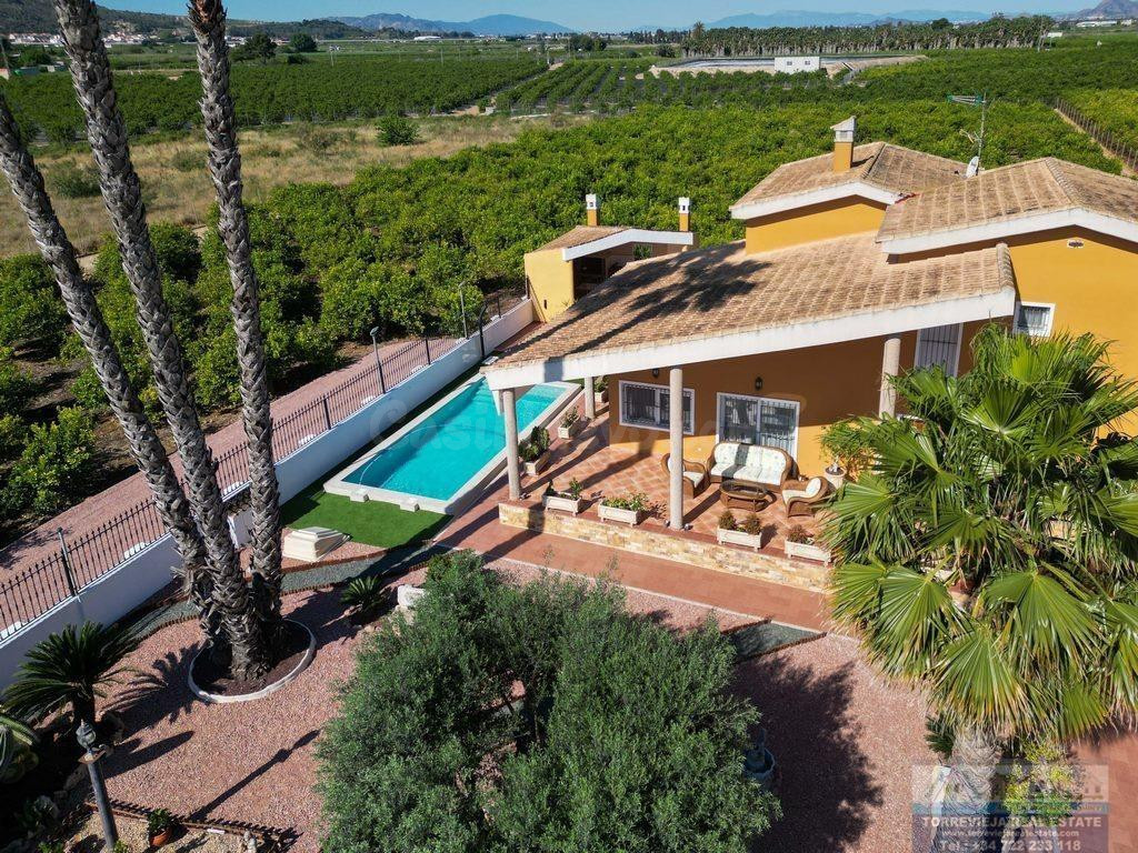 GRAN CHALET EN ORIHUELA: 5 HAB,  3 BAÑOS
