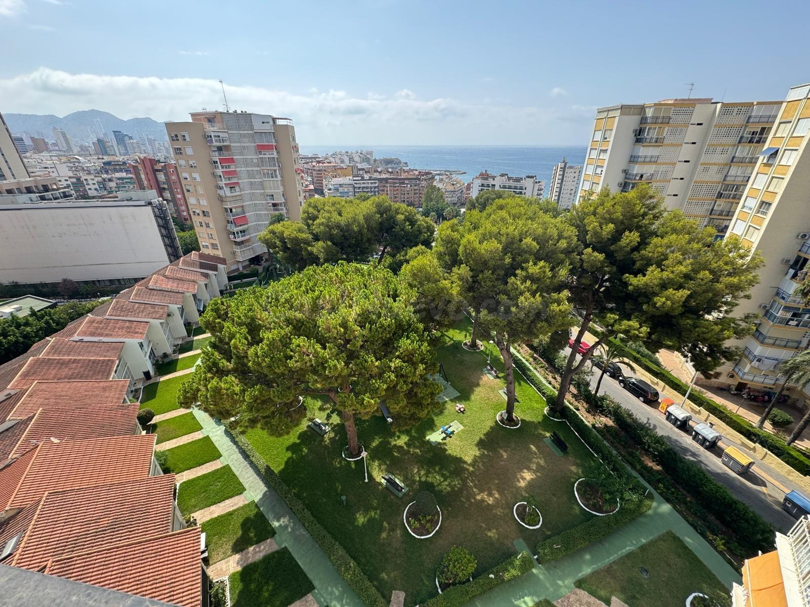 Dos Viviendas en Venta en Poniente con Espectaculares Vistas al Mar