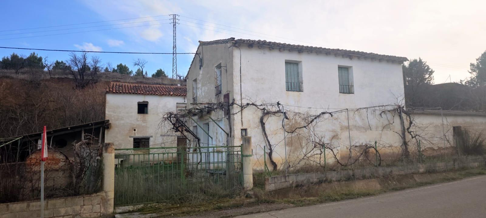 Casa con terreno 2 habitaciones 126m² en venta - Poligono la charluca