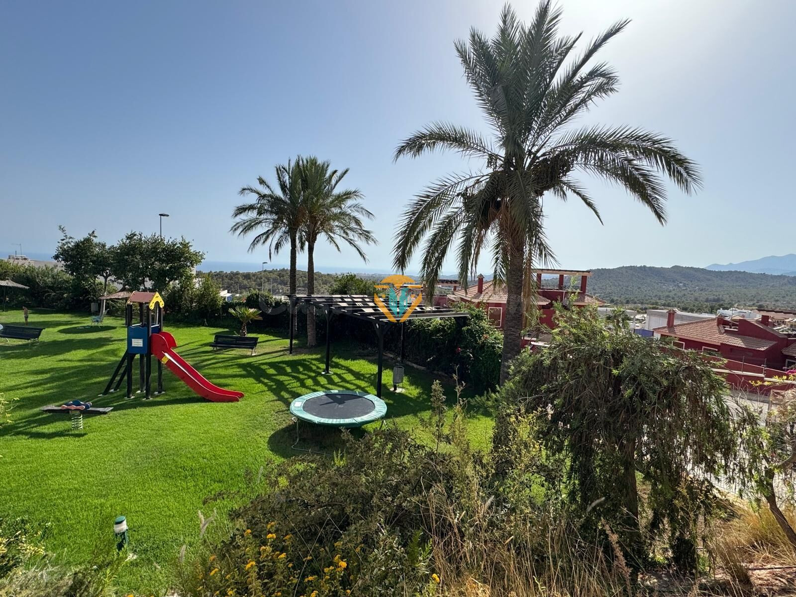 ADOSADO REFORMADO CON VISTAS AL MAR Y SOLÁRIUM – BALCÓN DE FINESTRAT