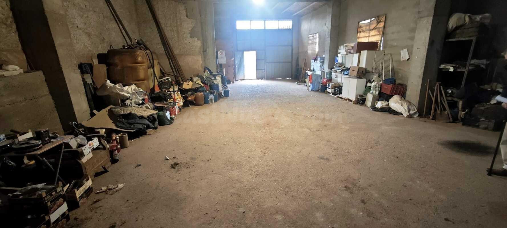 Nave industrial 182m² en venta - El frasno - foto 3