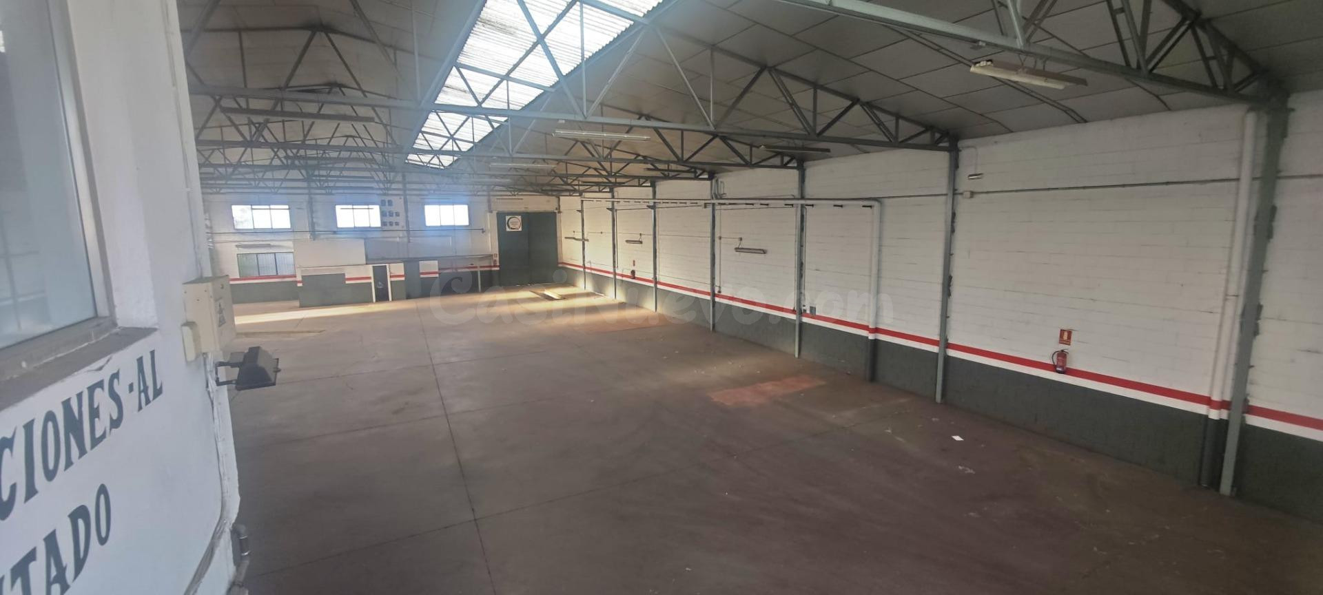 Nave industrial 1000m² en venta - Estación - San Antonio - foto 3