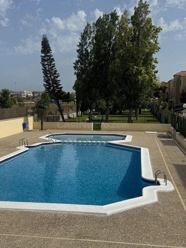 GRAN APARTAMENTO EN TORREVIEJA: 3 HAB,  2 BAÑOS