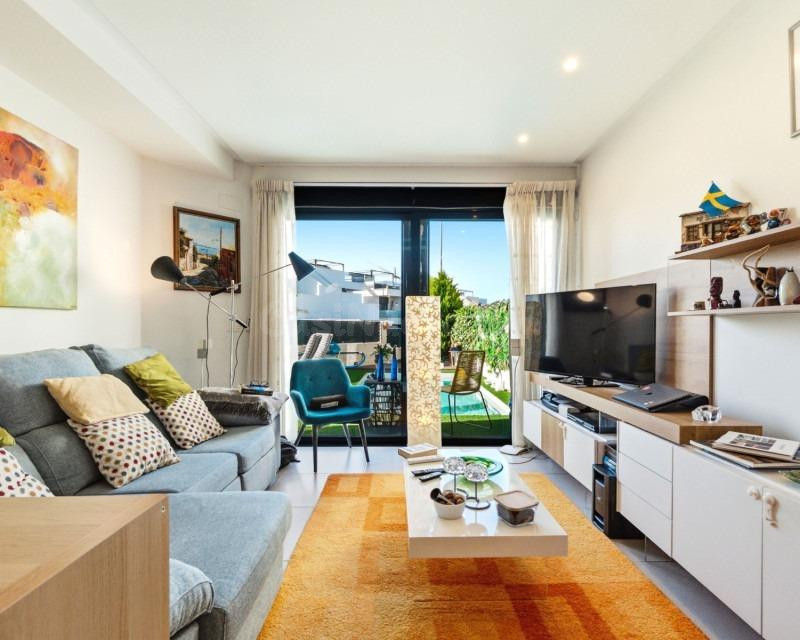 GRAN VILLA EN BENIJOFAR: 2 HAB, 2 BAÑO
