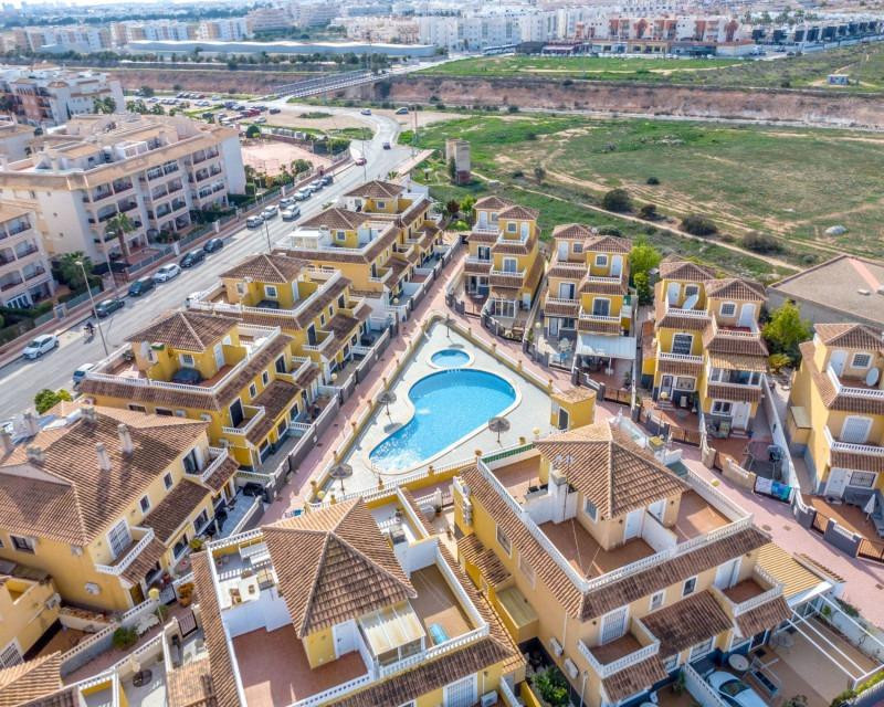 GRAN DÚPLEX EN ORIHUELA COSTA: 3 HAB,  2 BAÑOS