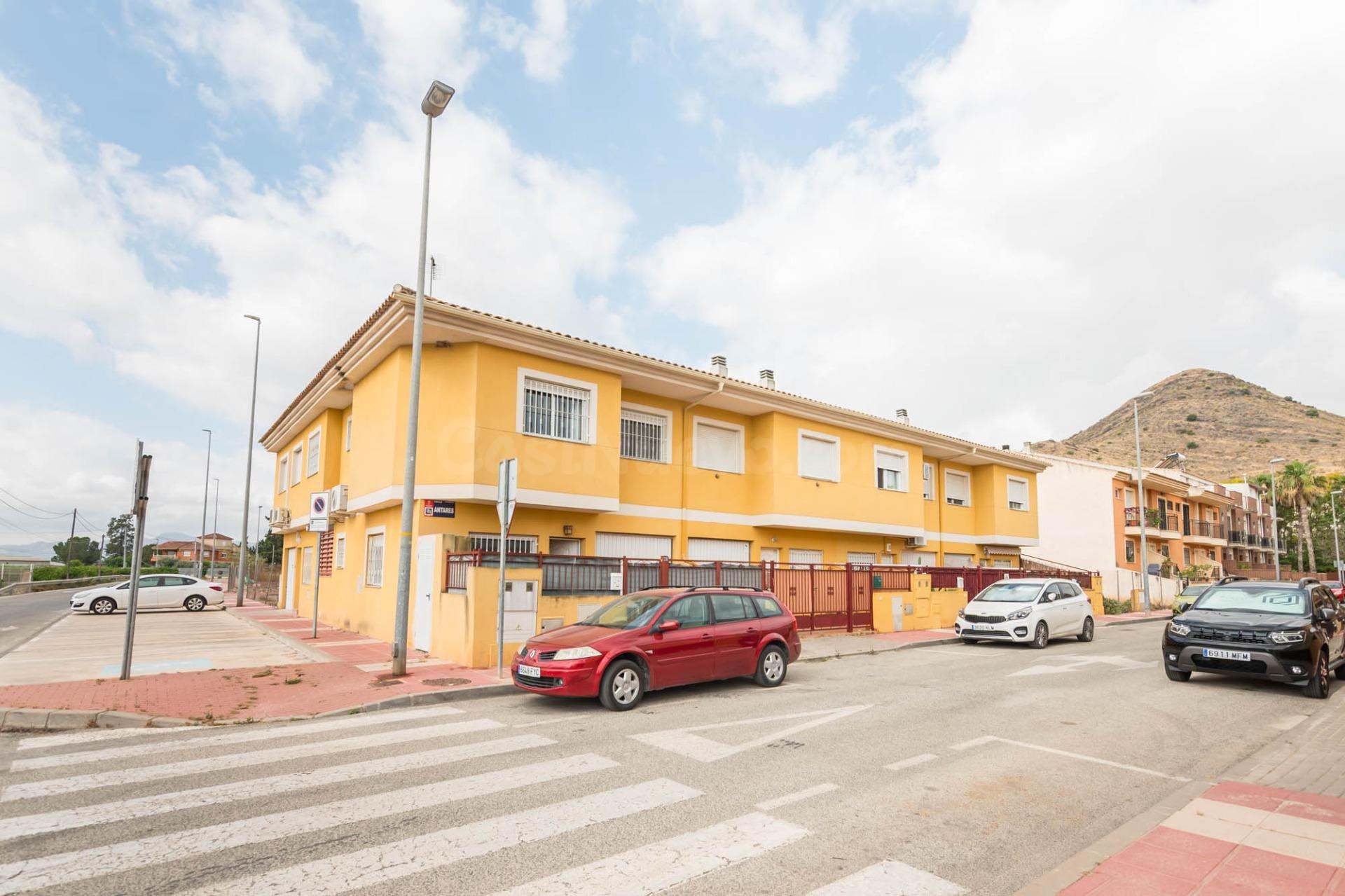 Amplio Dúplex en venta en El  Esparragal