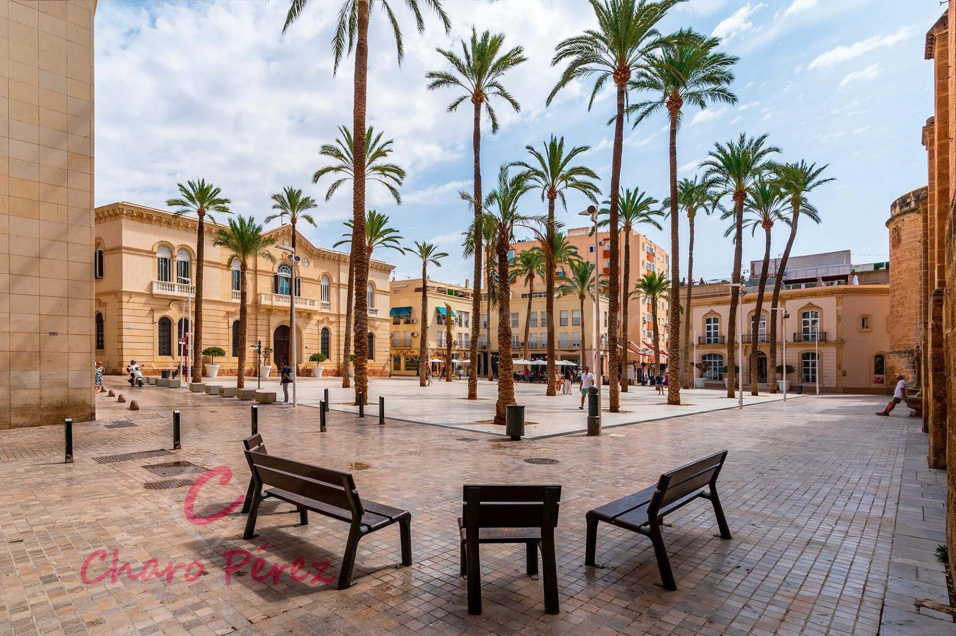 Piso de 3 dormitorios en el CENTRO de Almería, junto a la Catedral y el Ayuntamiento
