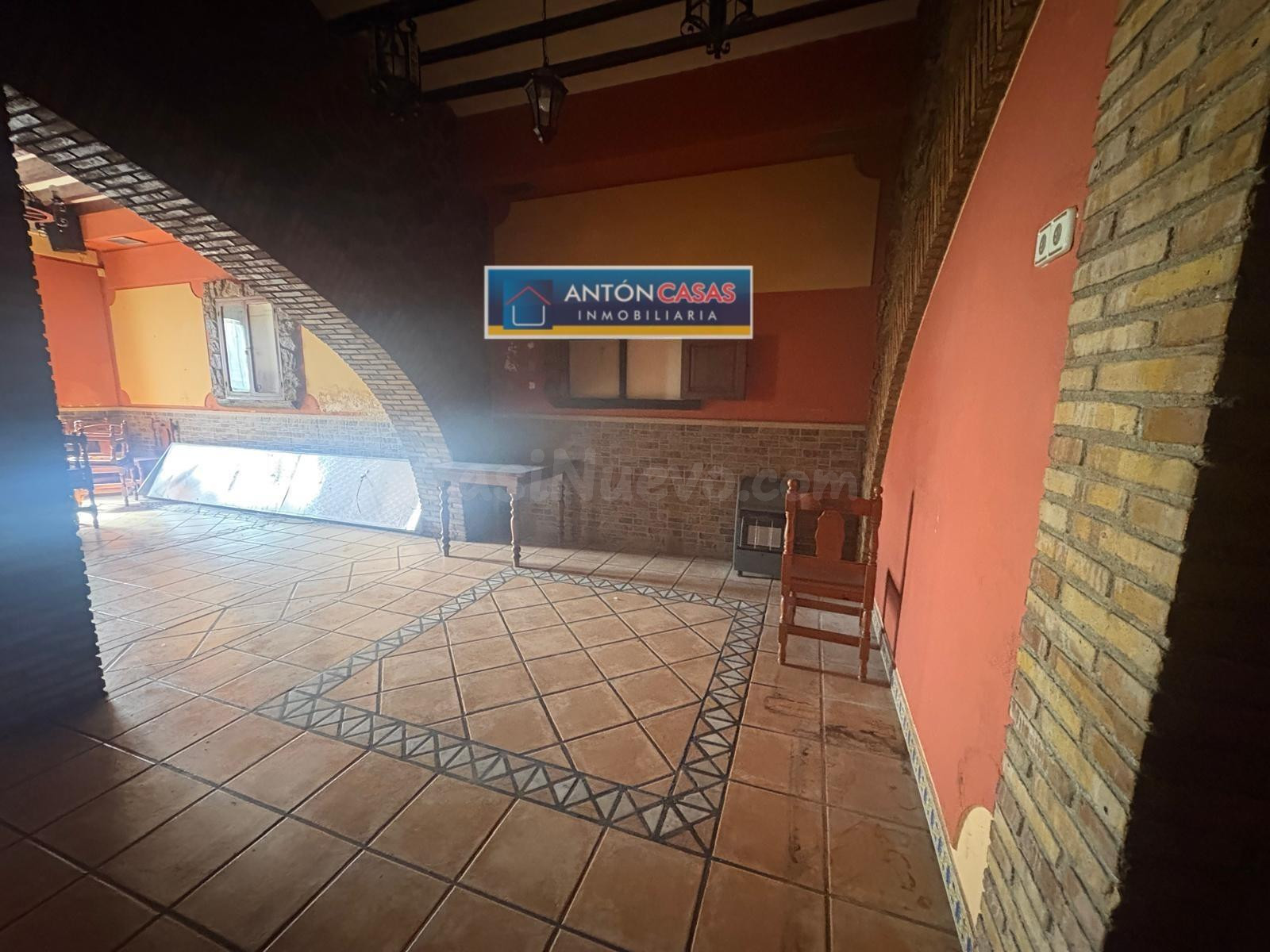 Casa 3 plantas con terraza y patio - Novelda - foto 4