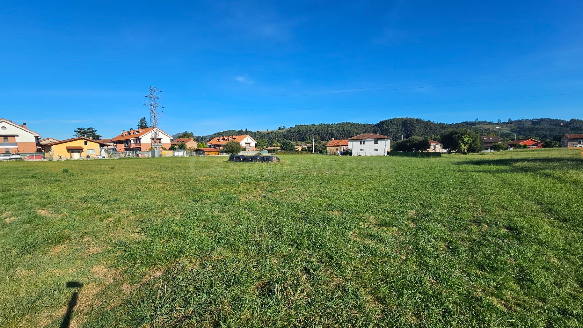 TERRENO URBANO DE 4.887 m2 EN PARBAYÓN, PIÉLAGOS