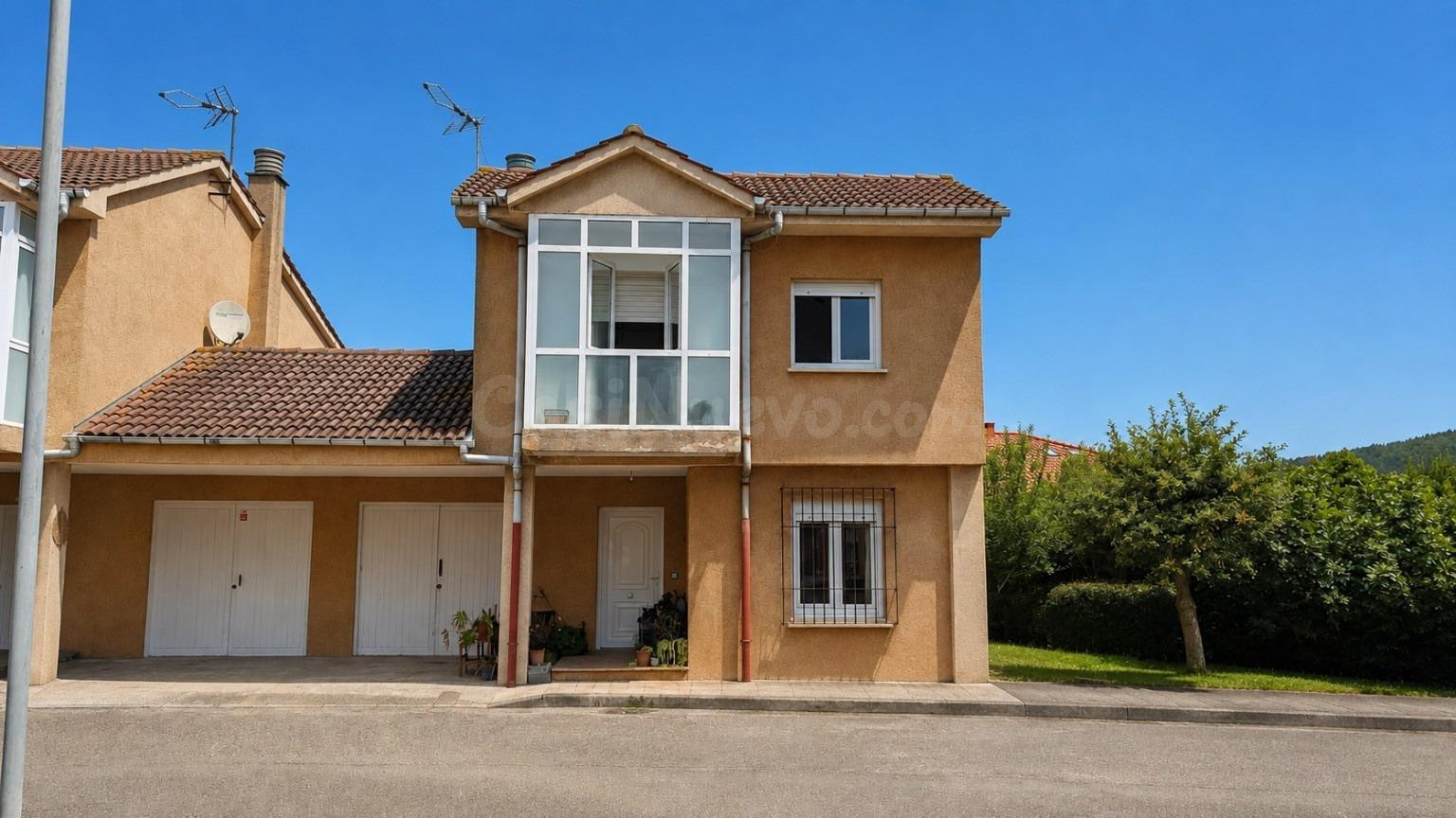 Chalet en Galizano cerca de las playas de Langre, Somo y Loredo con jardín y garaje