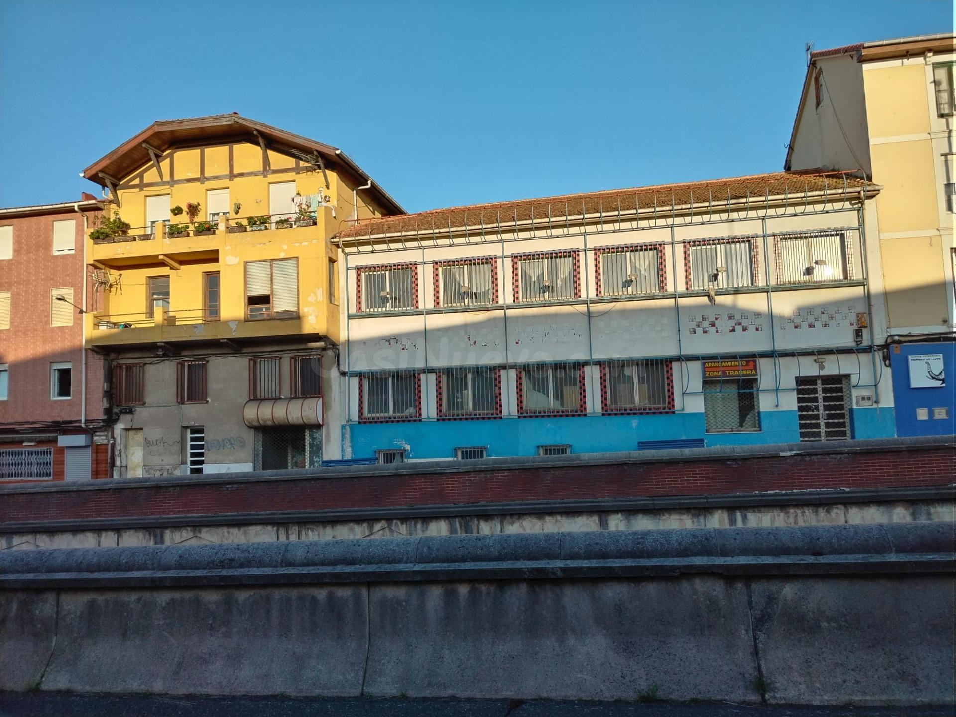 Local comercial 717m² en alquiler - Peñacastillo - Nuevamontaña