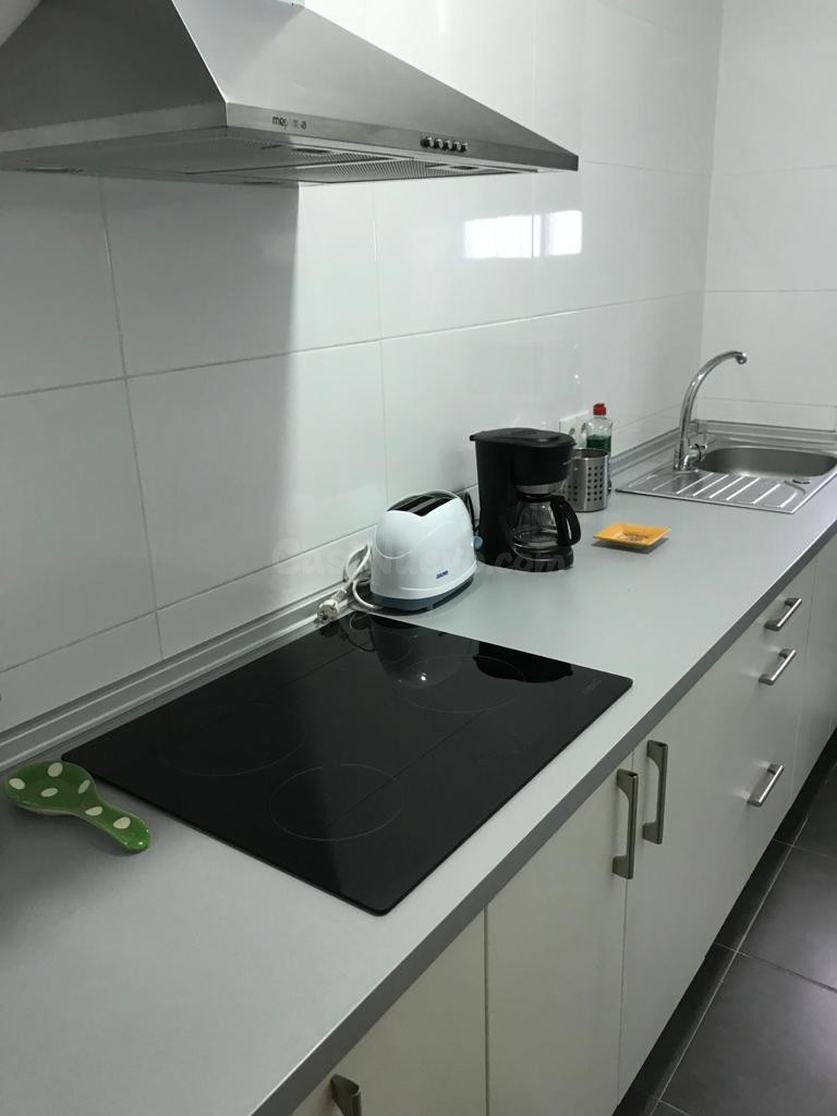 Centro San Julián. Excelente y coqueto apartamento reformado y amueblado con gusto se alquila.