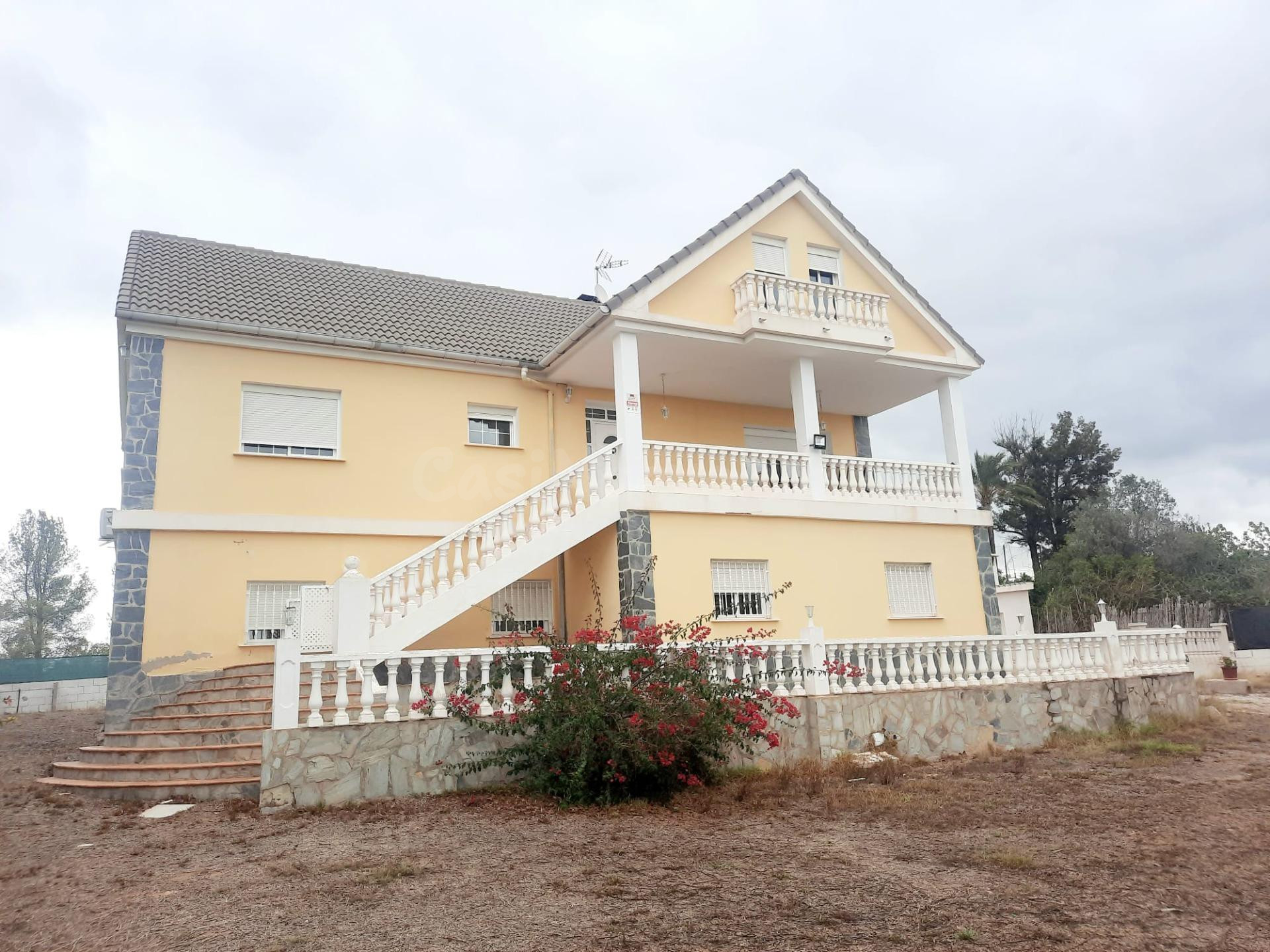Precioso Chalet en Urbanización Los Lagos Alginet