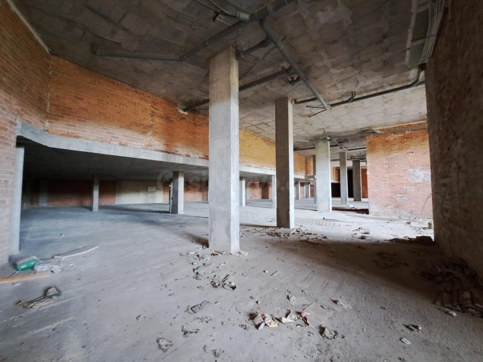 LOCAL EN VENTA EN ALZIRA. POSIBILIDAD DE ADQUIRIR HASTA 1200 M2. TAMBIEN EN ALQUILER