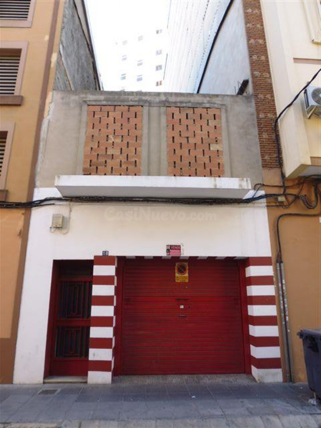Local / solar, edificable. Zona centro Alzira