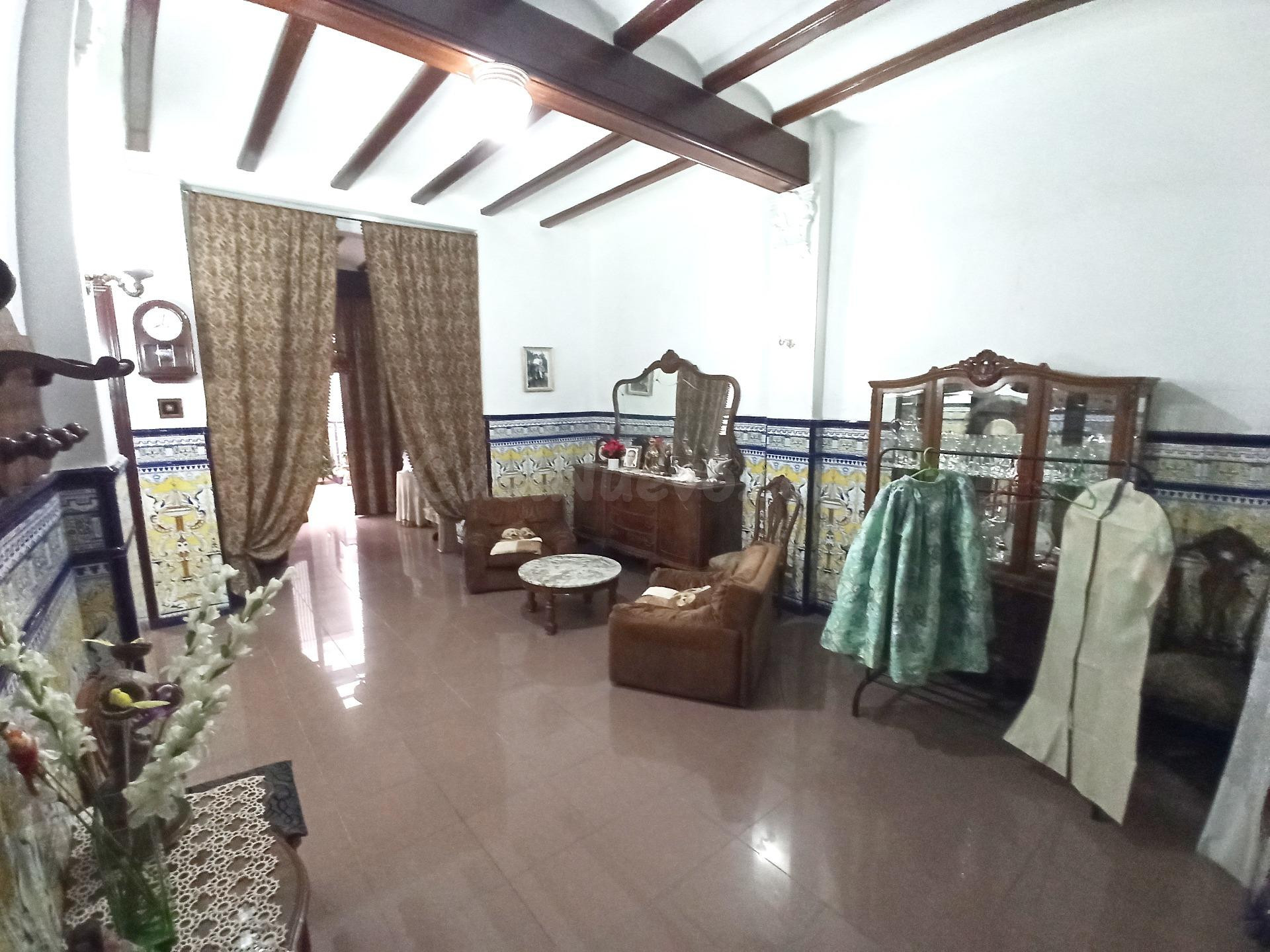 Se vende espectacular casa en el mismo centro de Alzira