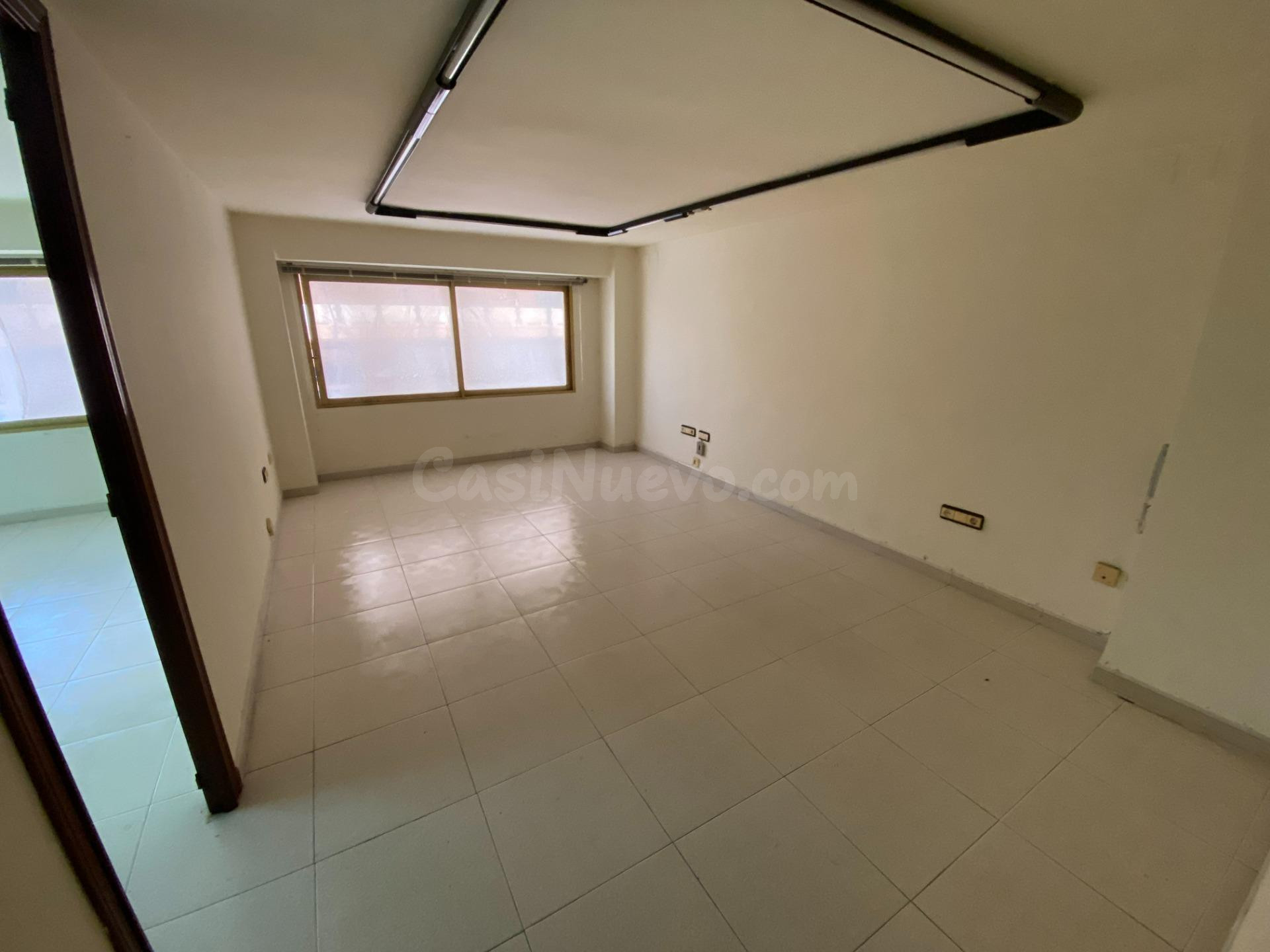 Entresuelo para oficinas en venta - foto 2