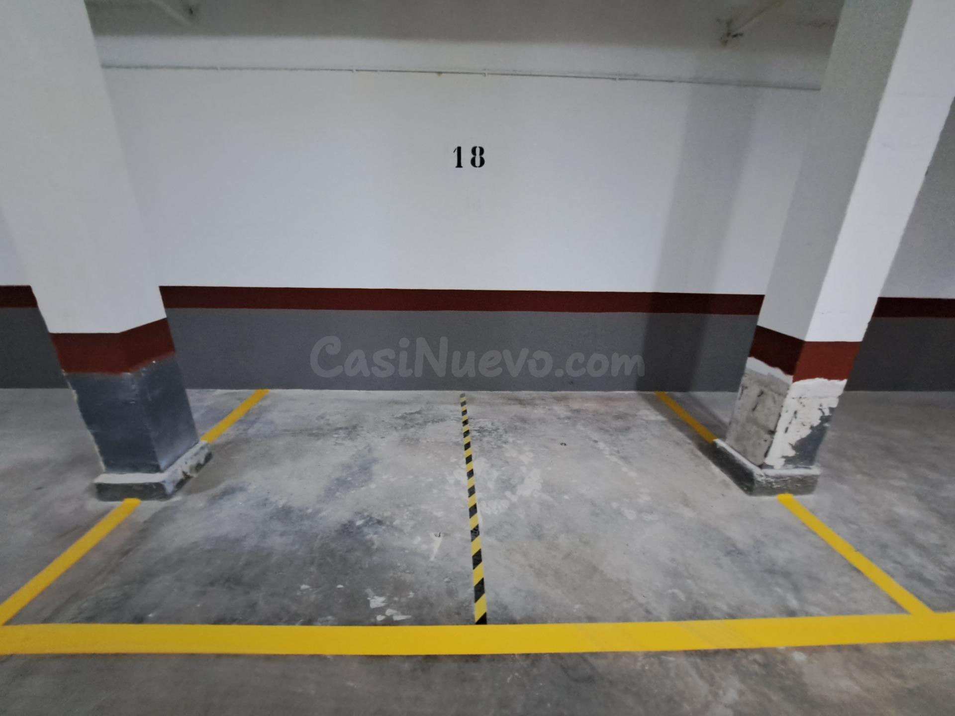 Se vende plaza de garaje en zona Plaza del Regne / Avda. San - foto 2