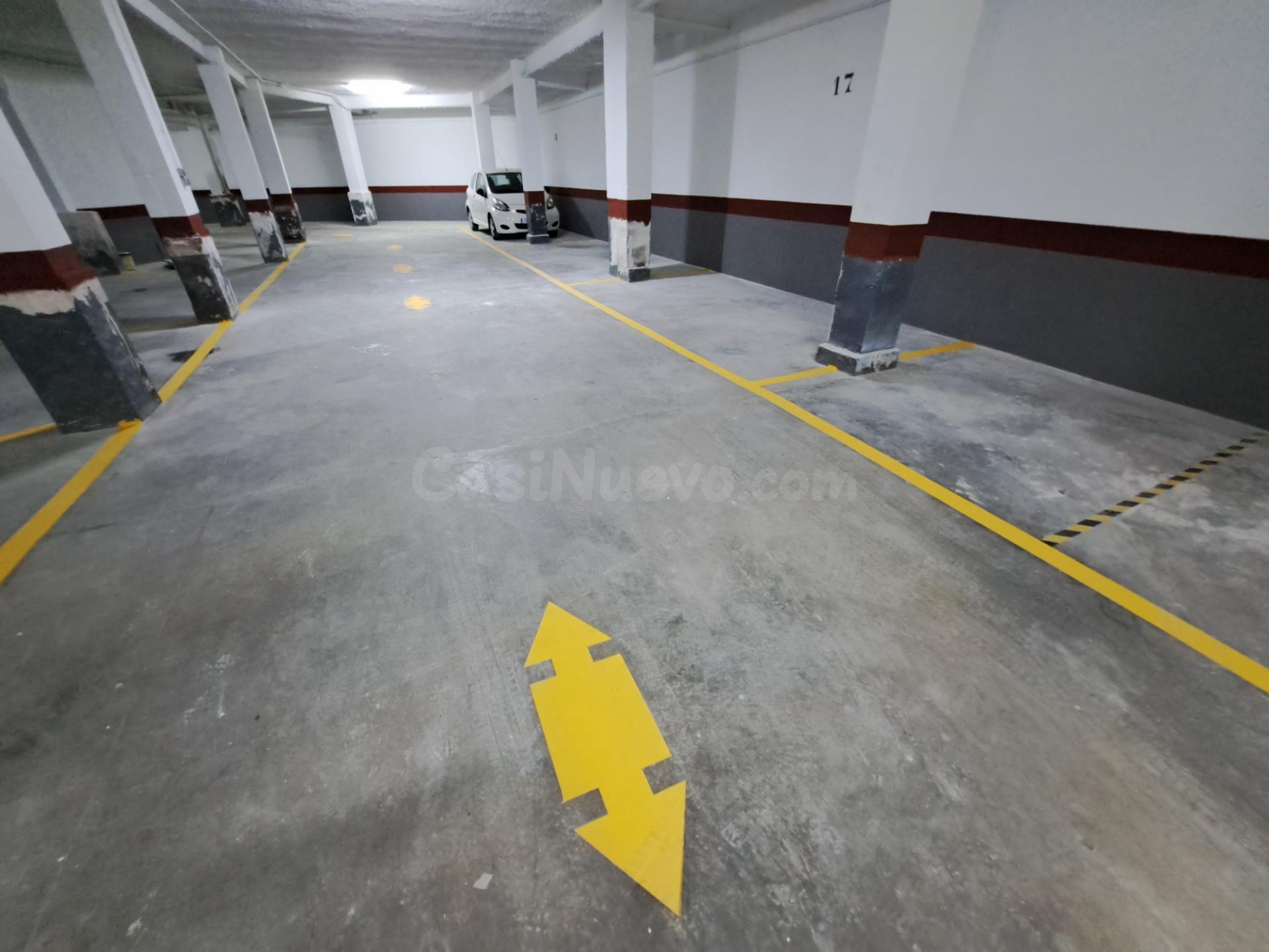 Se vende plaza de garaje en zona Plaza del Regne / Avda. San - foto 3