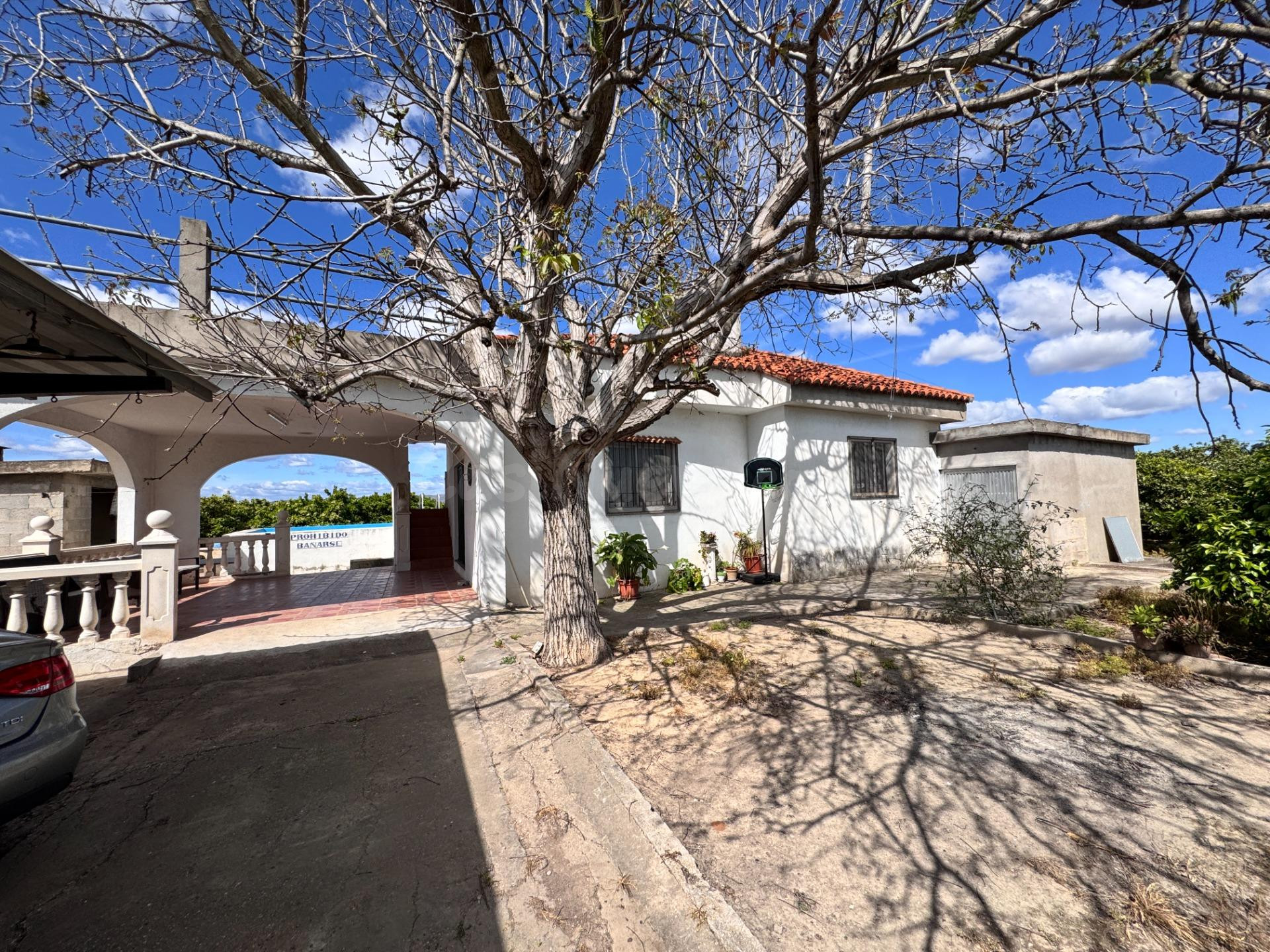 CASA DE CAMPO CON PISCINA Y POZO PROPIO