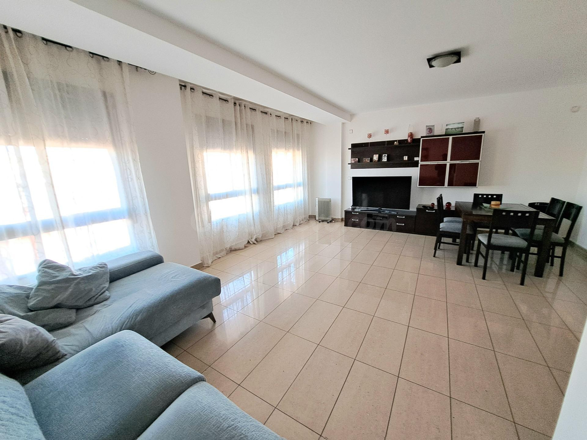 Se vende estupendo piso en la zona de Albuixarres  en Alzira