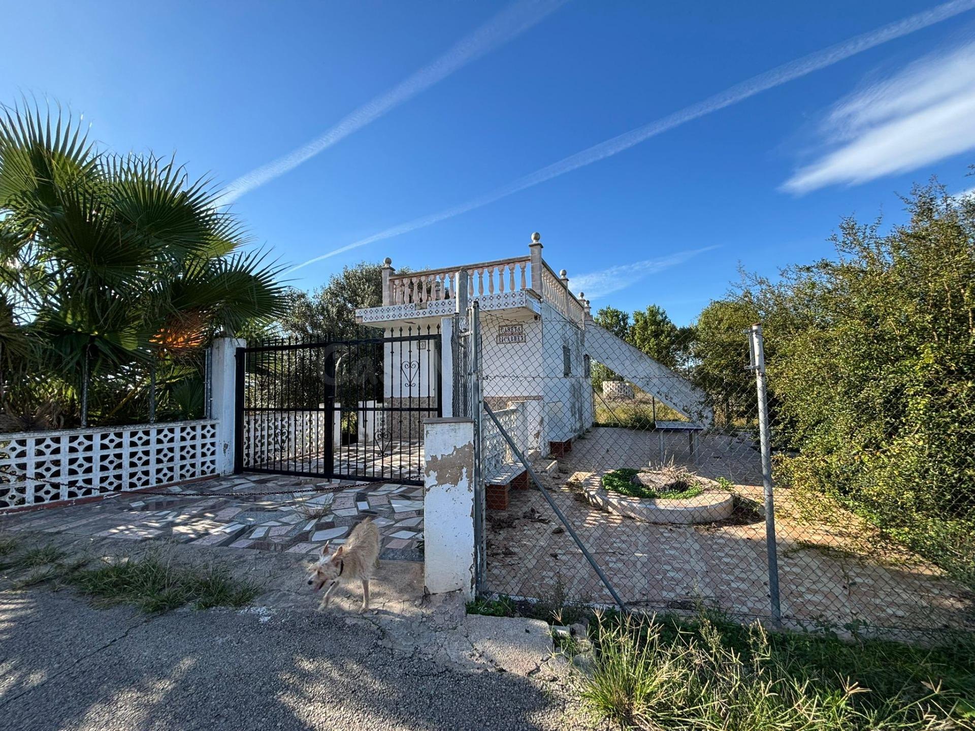 Casa rústica independiente con terreno en Benivaire (Carcaixent)