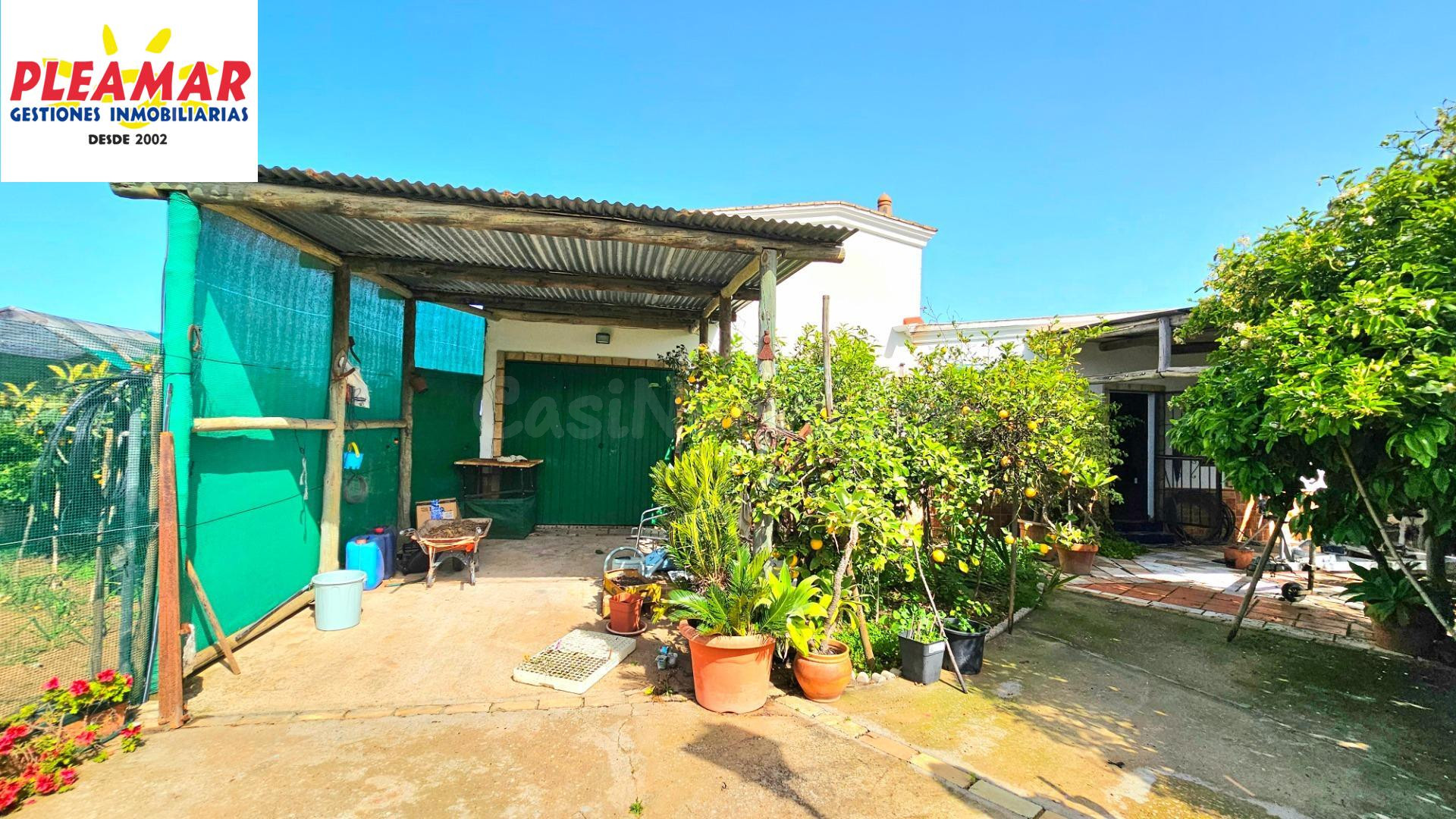 CASA RUSTICA CON TERRENO        ZONA AVDA DE ROTA