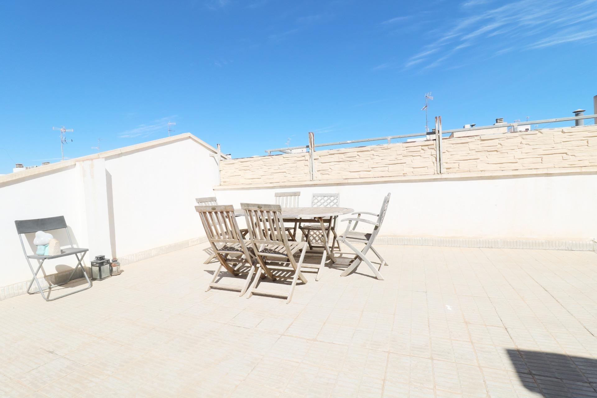 ¡PISO EN VENTA EN ELCHE – SECTOR 5! CON BALCON, TERRAZA 100 M2, GARAJE Y TRASTERO