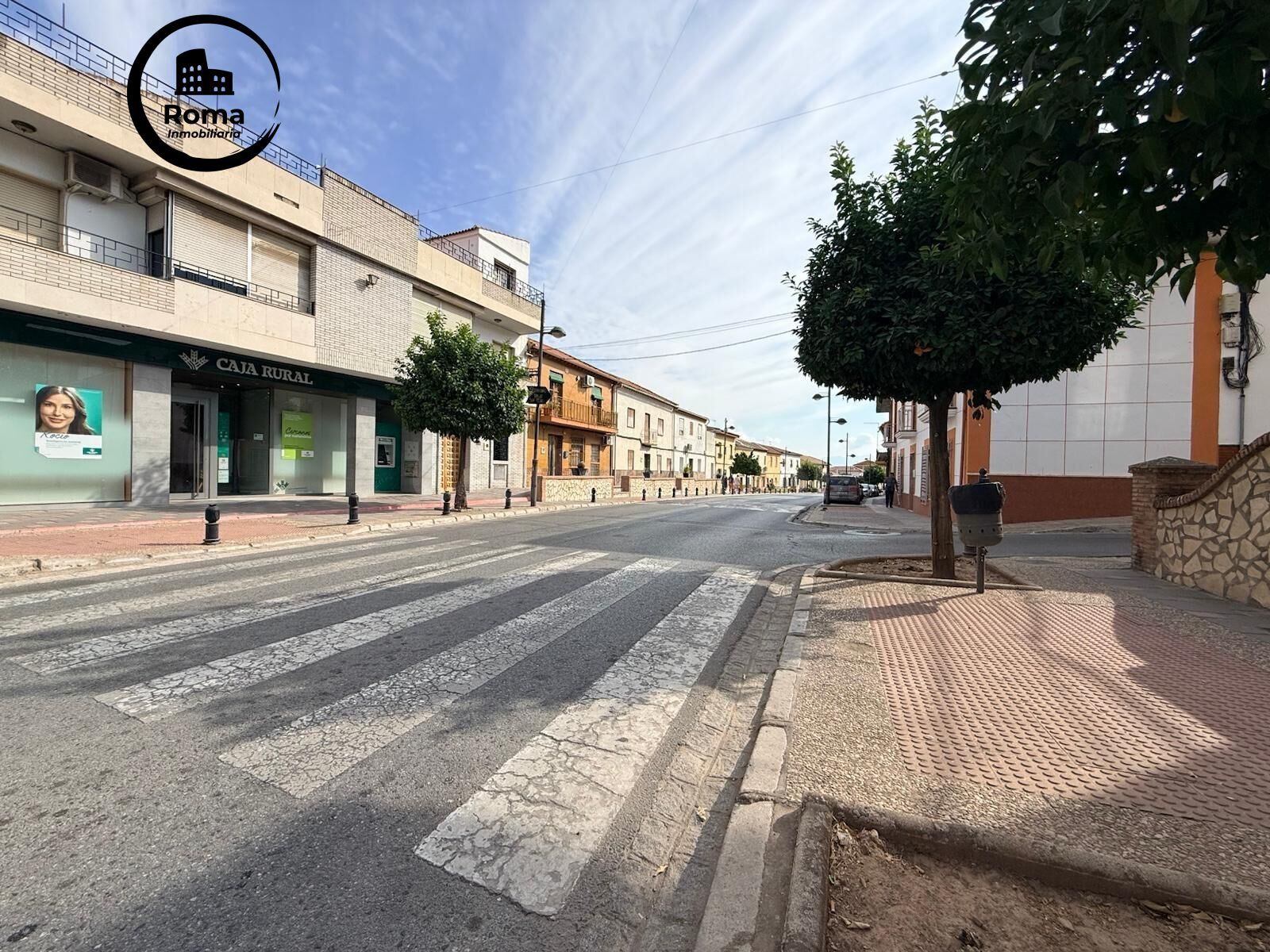 ¡Gran Oportunidad en el Centro de Láchar! Local comercial con muchas posibilidades (Ideal negocio o conversión a Loft de diseño)
