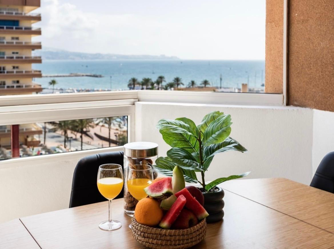 Estudio en Calle Martinez Catena Hotel Las Palmeras – Fuengirola
