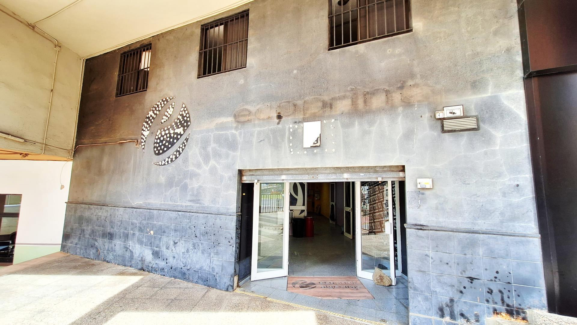 SE VENDE LOCAL COMERCIAL EN ALGECIRAS, CENTRO. ALQUILER CON OPCION A COMPRA.