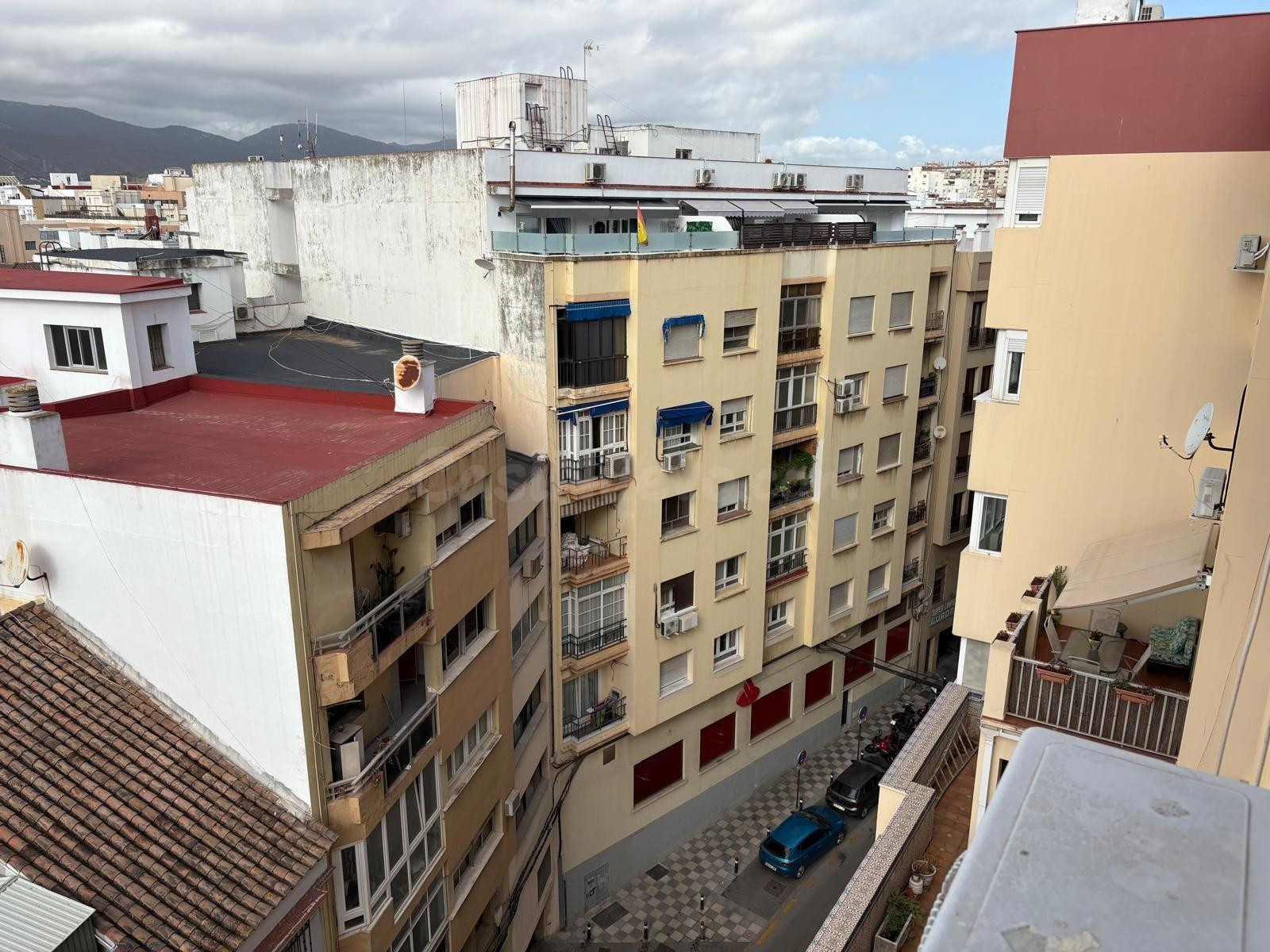 SE VENDE PISO DE TRES DORMITORIOS EN ALGECIRAS, ZONA CENTRO.