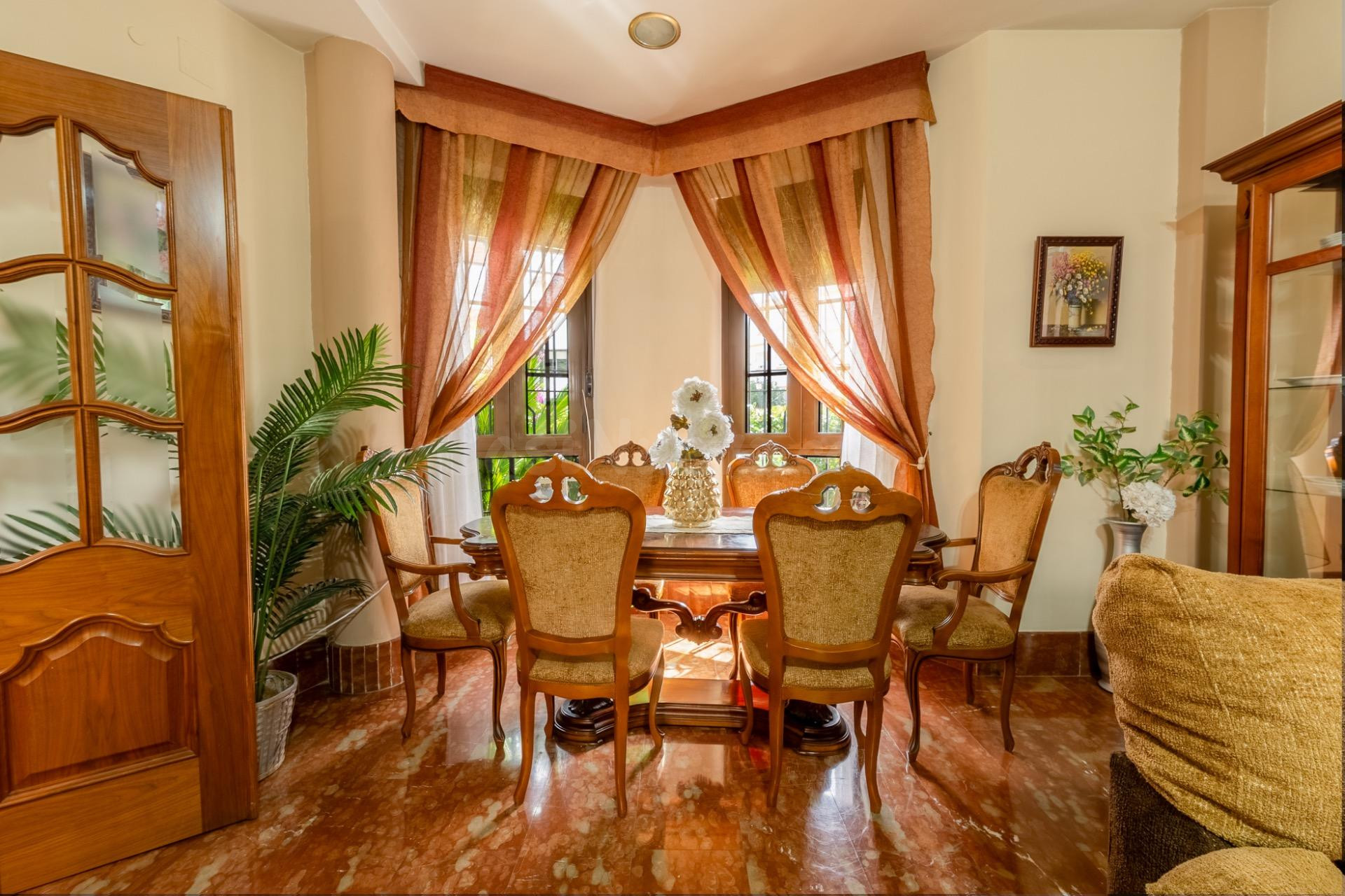 Casa exclusiva de 300 m2 con patio privado y amplias estanci - foto 4