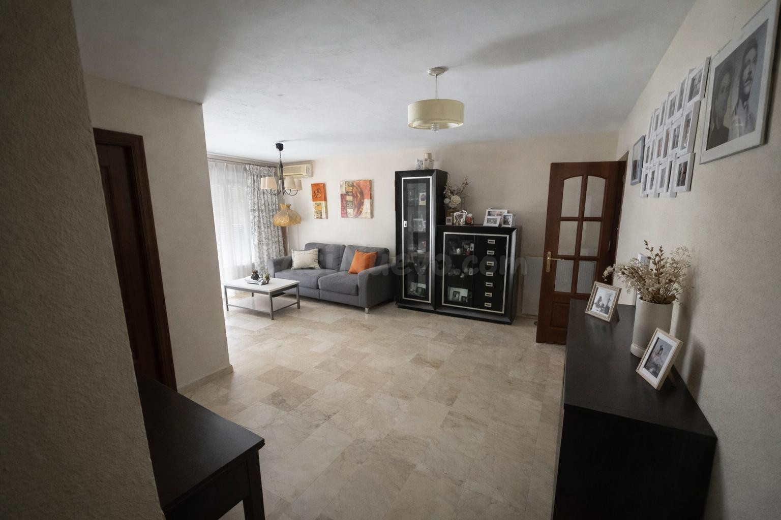 Amplio piso en Las Lagunas, listo para entrar a vivir
