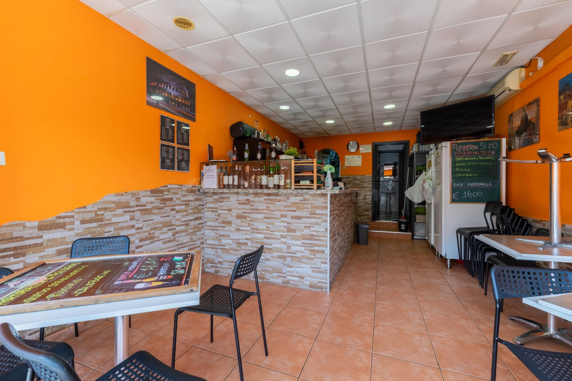 LOCAL COMERCIAL EN PLENO CENTRO DE TORREMOLINOS CALLE SAN MIGUEL PEATONAL