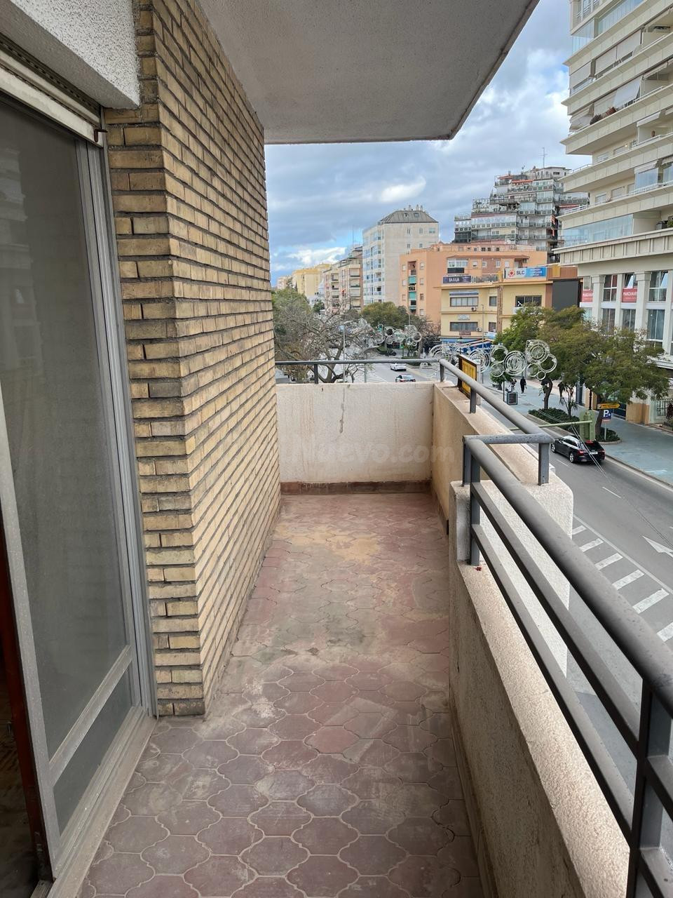 Amplio piso con balcón en Ricardo Soriano, a 350 m Del Mar