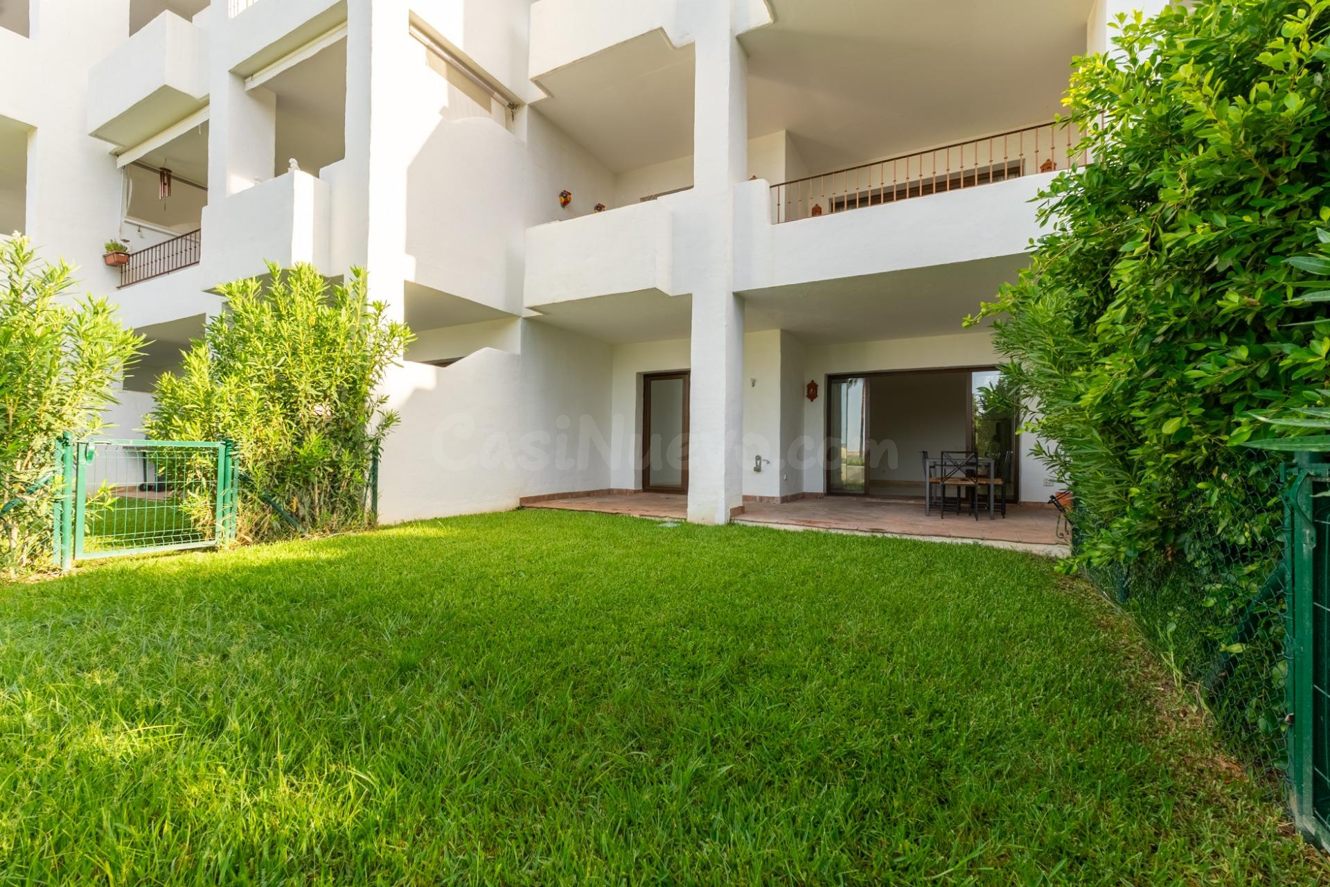 Bajo con jardín privado en Mijas Golf