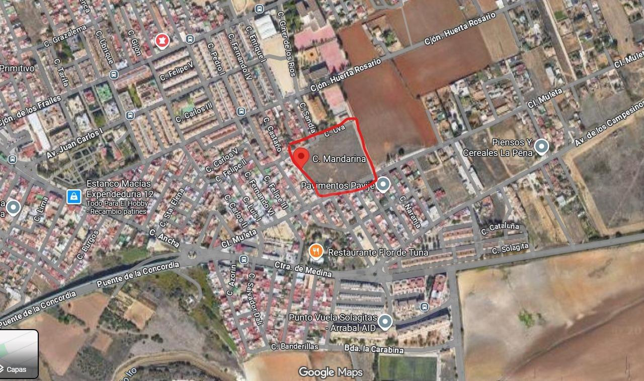 Inversión Excepcional: Amplia Parcela Urbana de Oportunidades
