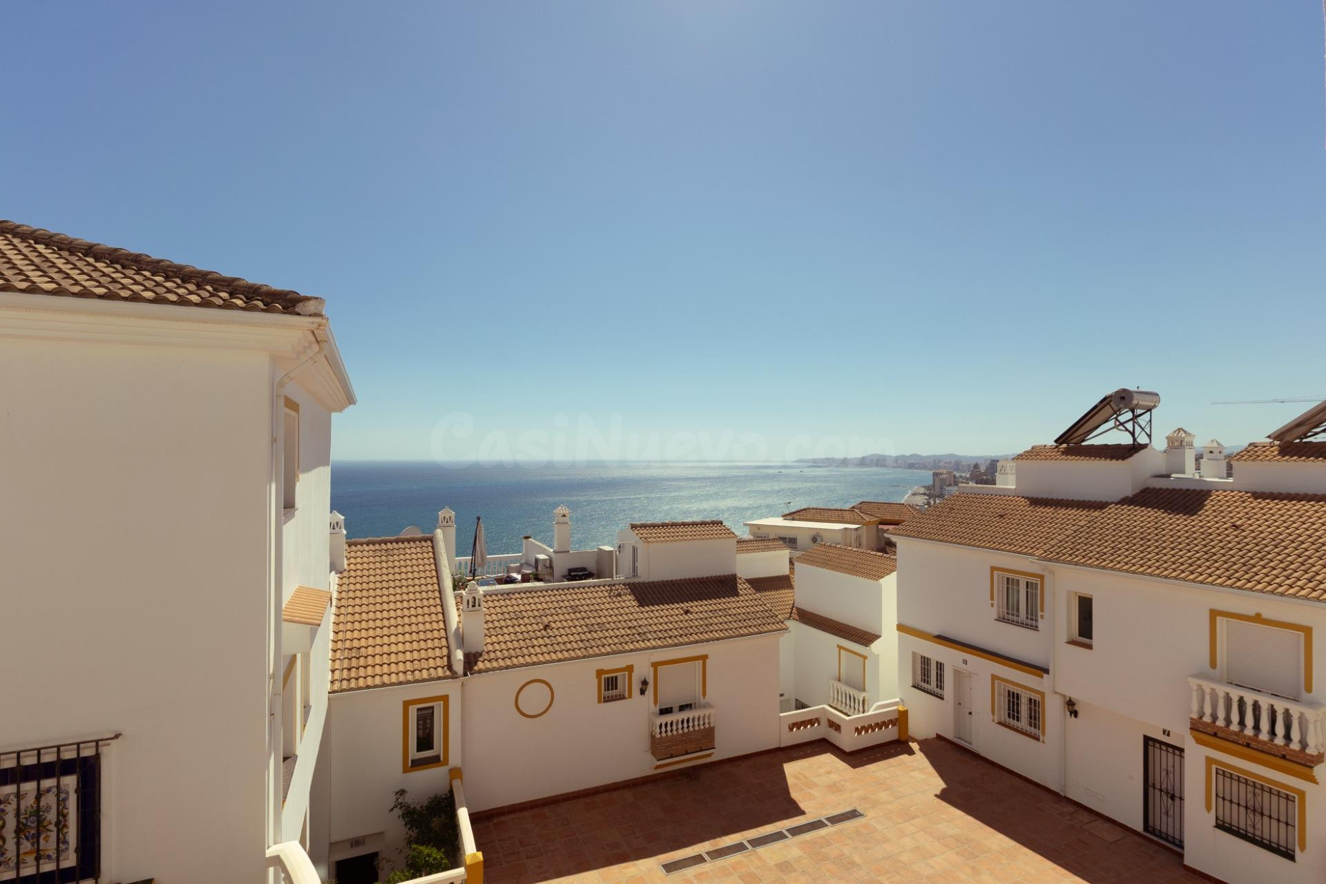 CASA PAREADA CON ESPECTACULARES VISTAS AL MAR, A POCOS MINUTOS DE LA PLAYA