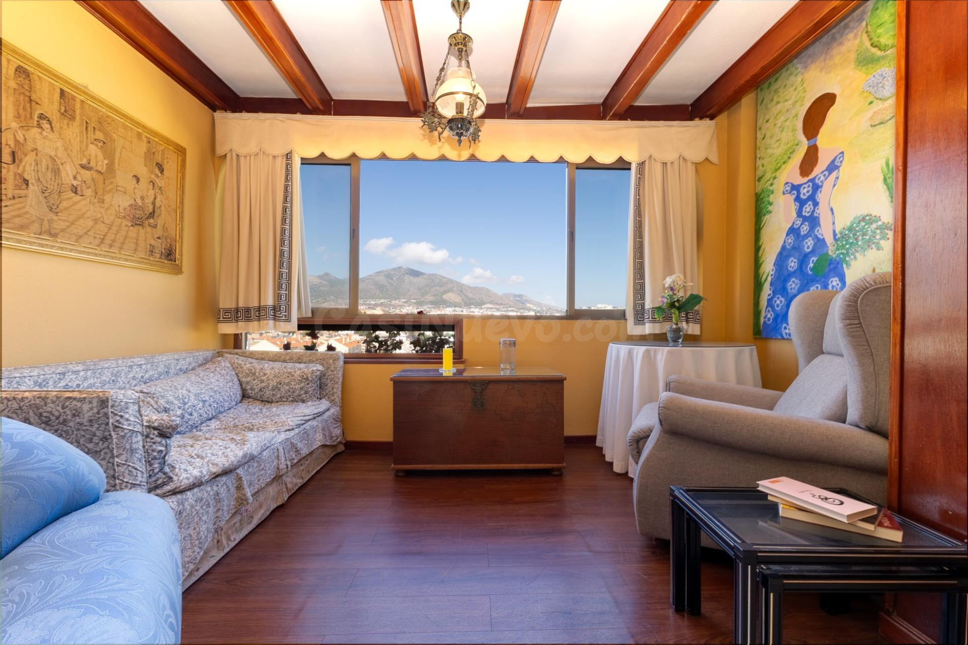 AMPLIO PISO DE 3 DORMITORIOS CON TERRAZA Y VISTAS