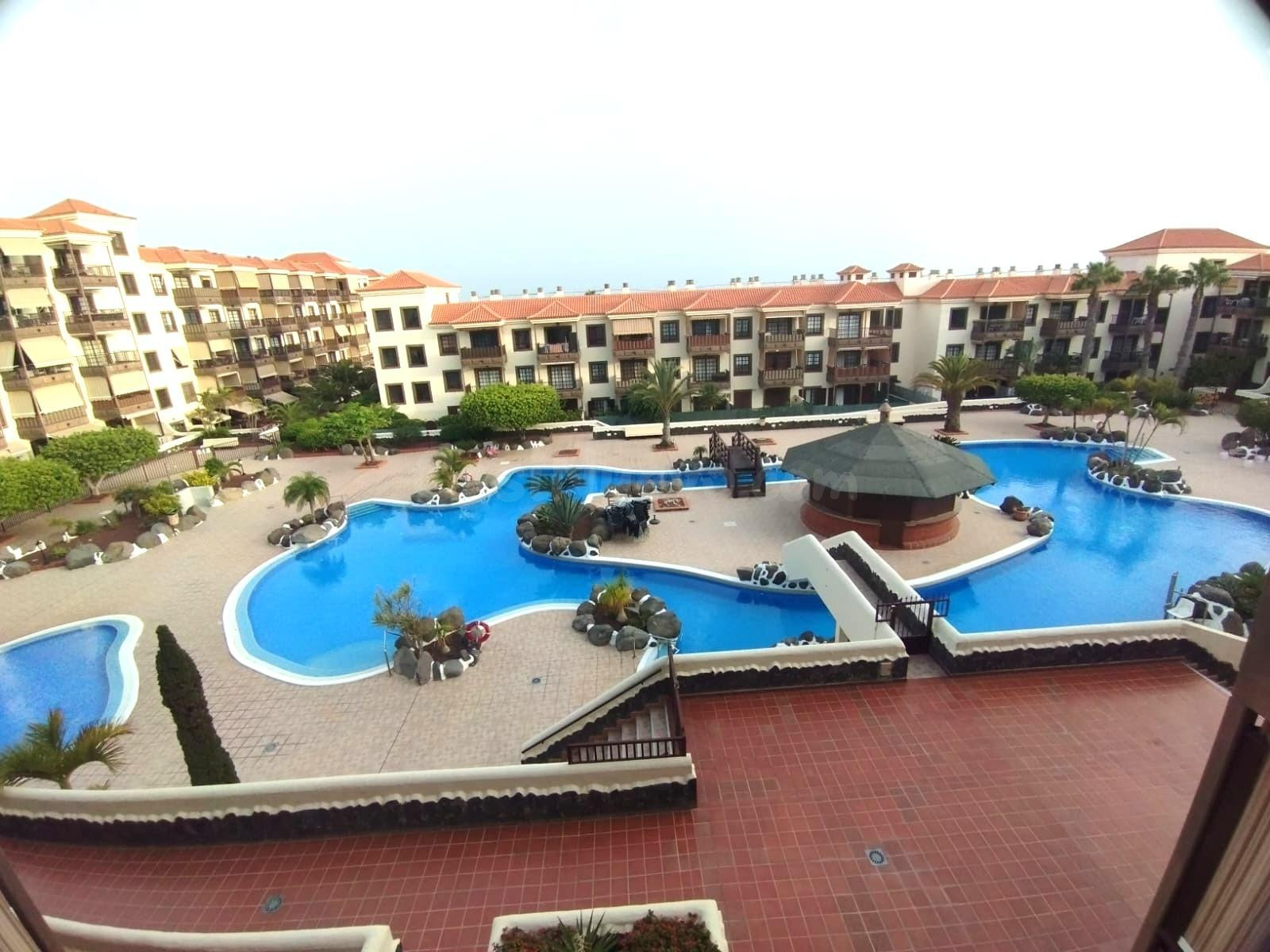 ARONA – Tenbel -balcon mar  piso 1 DORMITORIO-BALCON - |salon comedor COCINA americana-piscina comunitaria, ascensor  -960 €/MES- tenerife sur