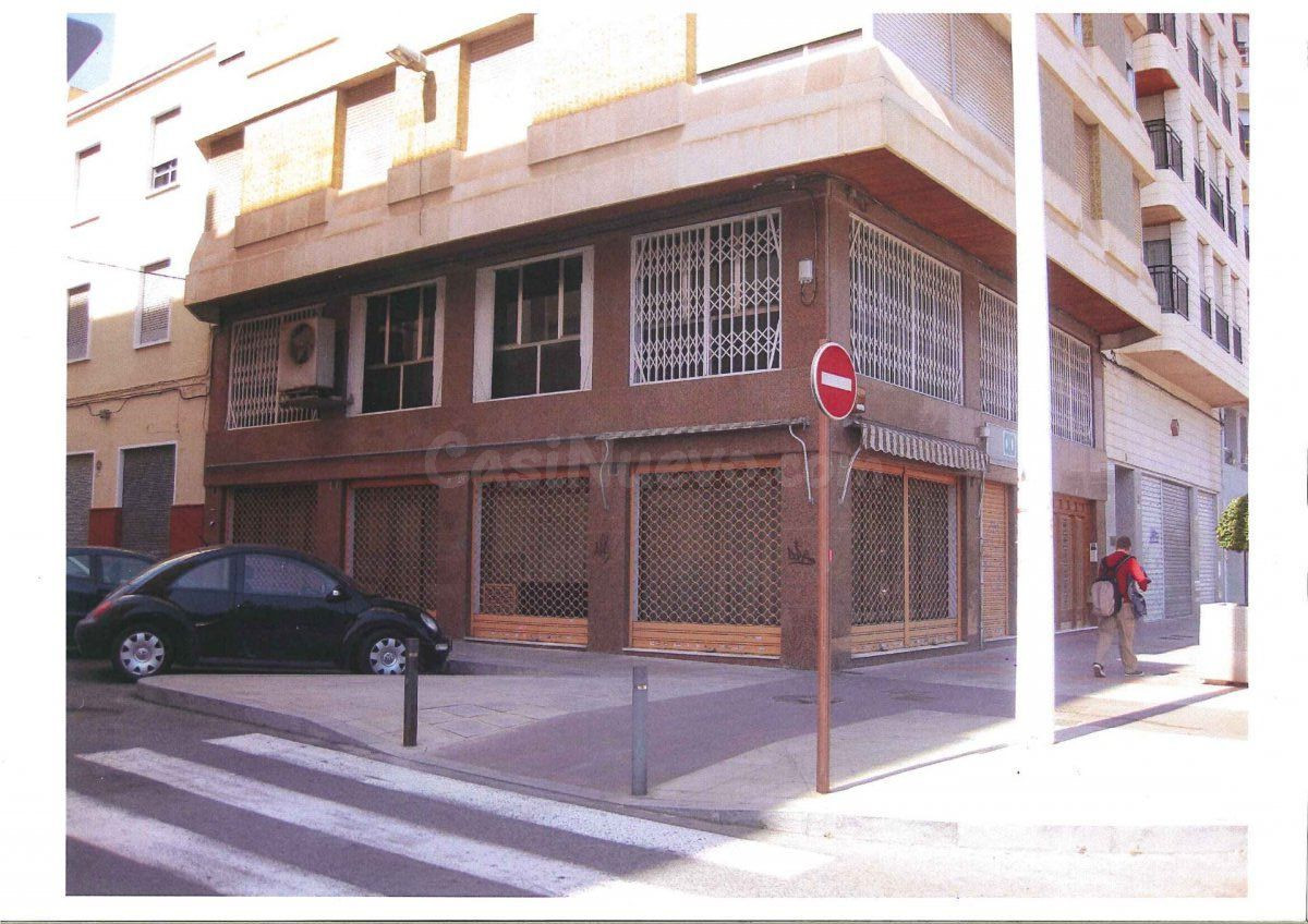 Local comercial de Planta Baja y sótano, en Elche zona Corazon de Jesus