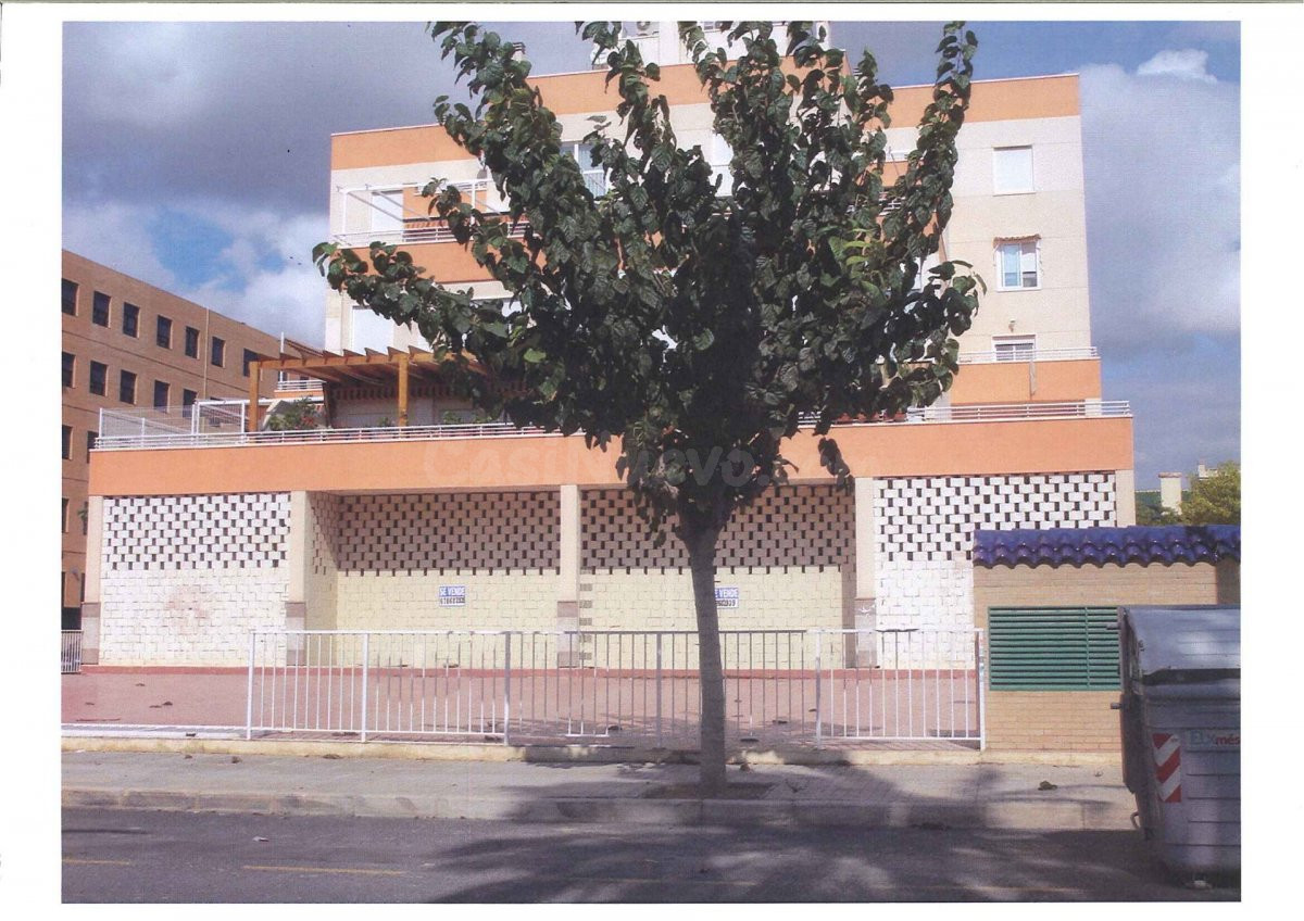 Local comercial en Elche zona Huerto de Travalon, 200 m. de superficie