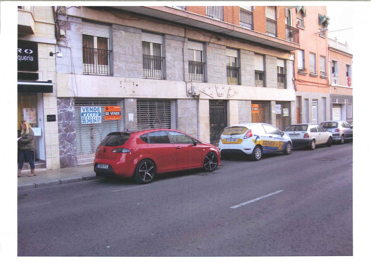 Local comercial en Elche zona Plaza Obispo Siuri, 212m2 en planta baja y 232m2 en planta sótano.